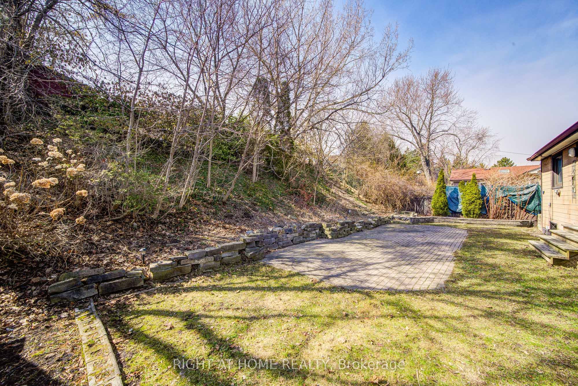 326 Jaybell Grove Property Photo 14