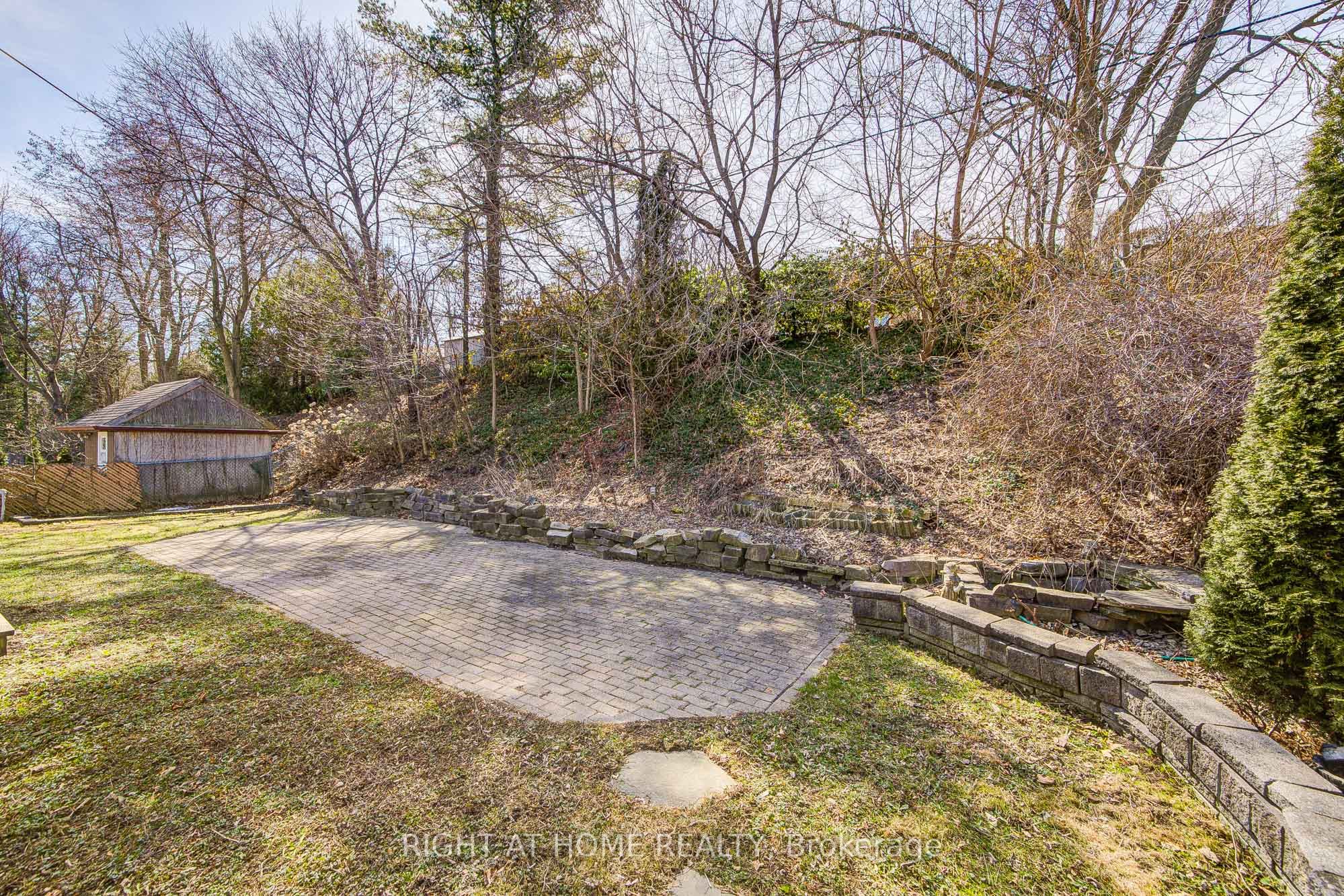 326 Jaybell Grove Property Photo 15