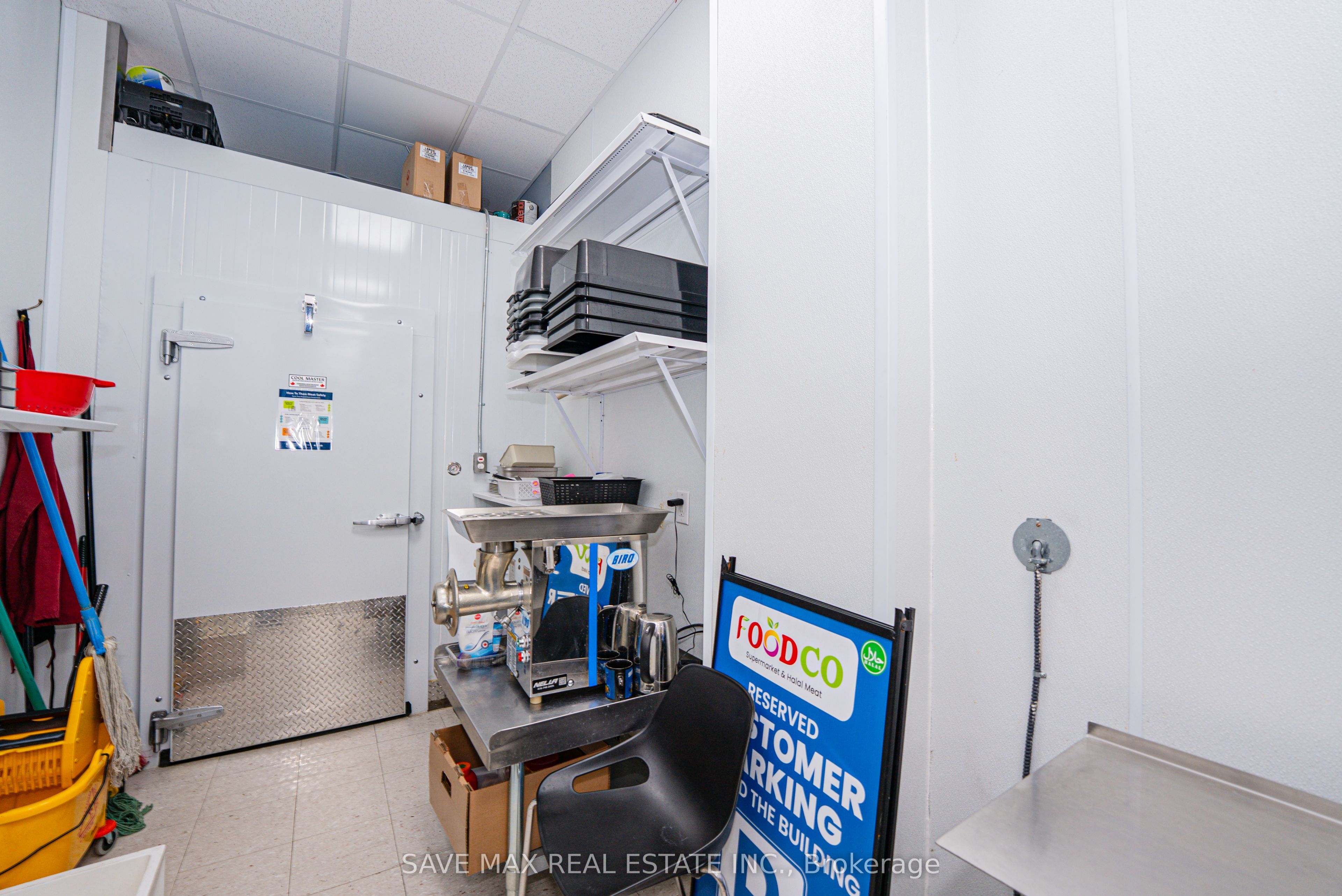1700 Simcoe Street N3 Property Photo 15