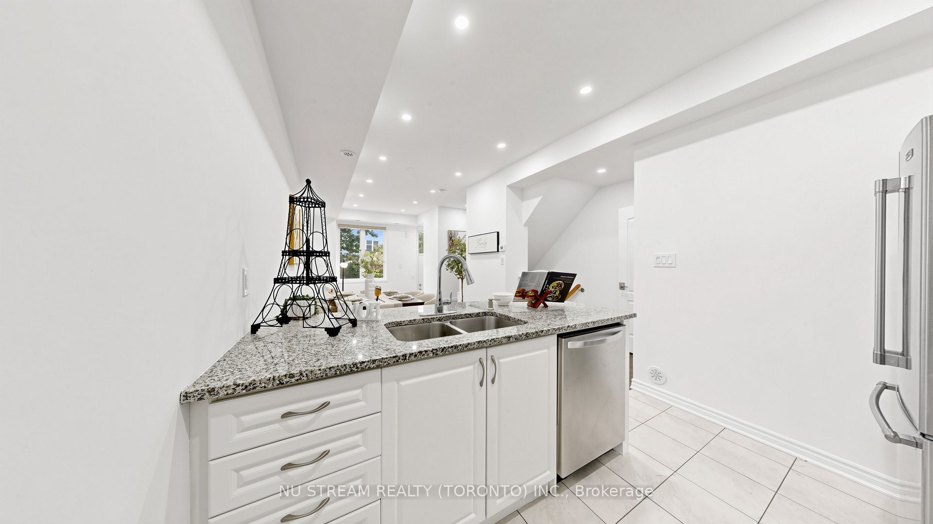 15 Heron Park Place 17 Property Photo 19