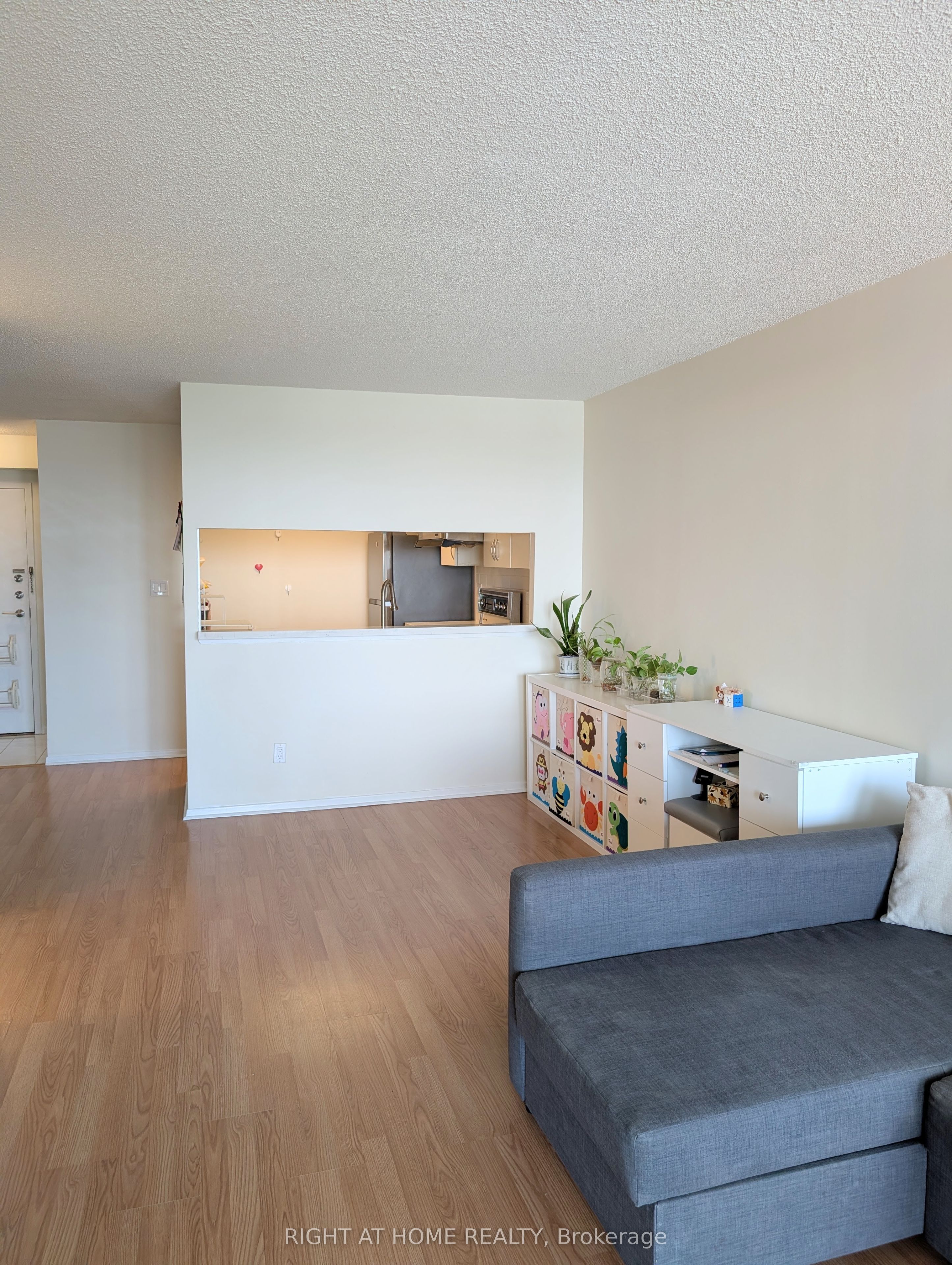 275 Bamburgh Circle 1510 Property Photo 6