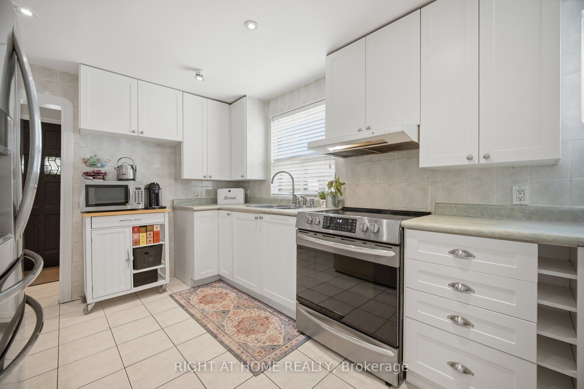 18 Vanbrugh Avenue Property Photo 6