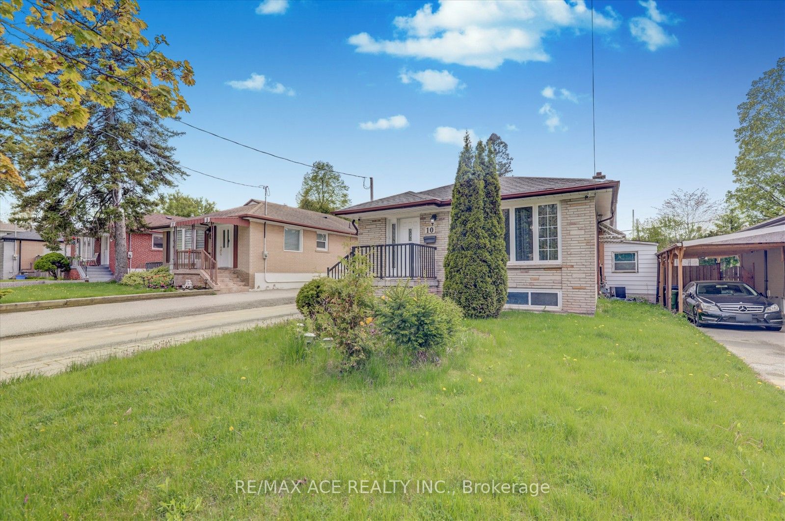 10 Blakemanor Boulevard Property Photo 3