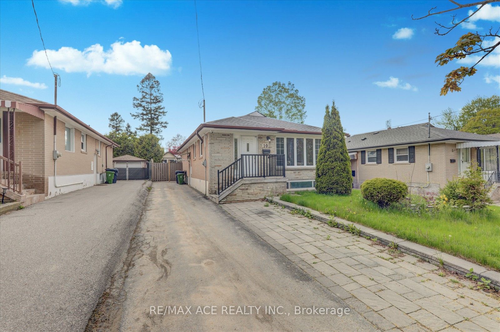 10 Blakemanor Boulevard Property Photo 4