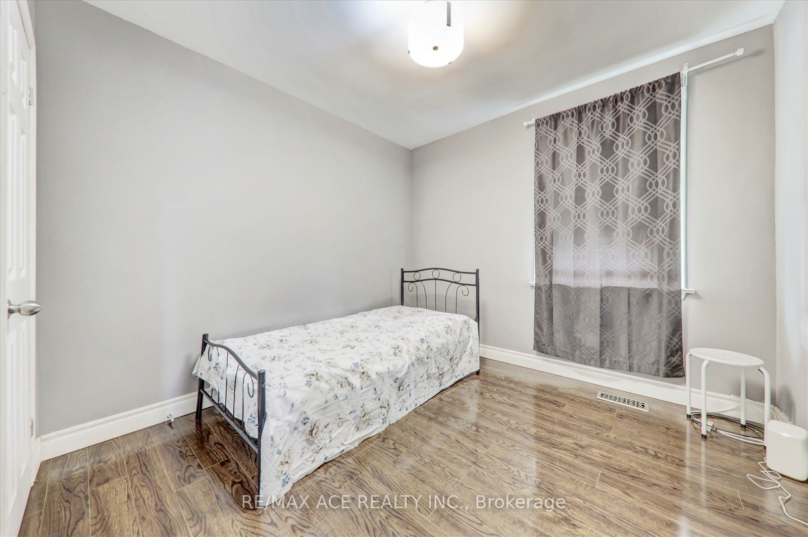 10 Blakemanor Boulevard Property Photo 16