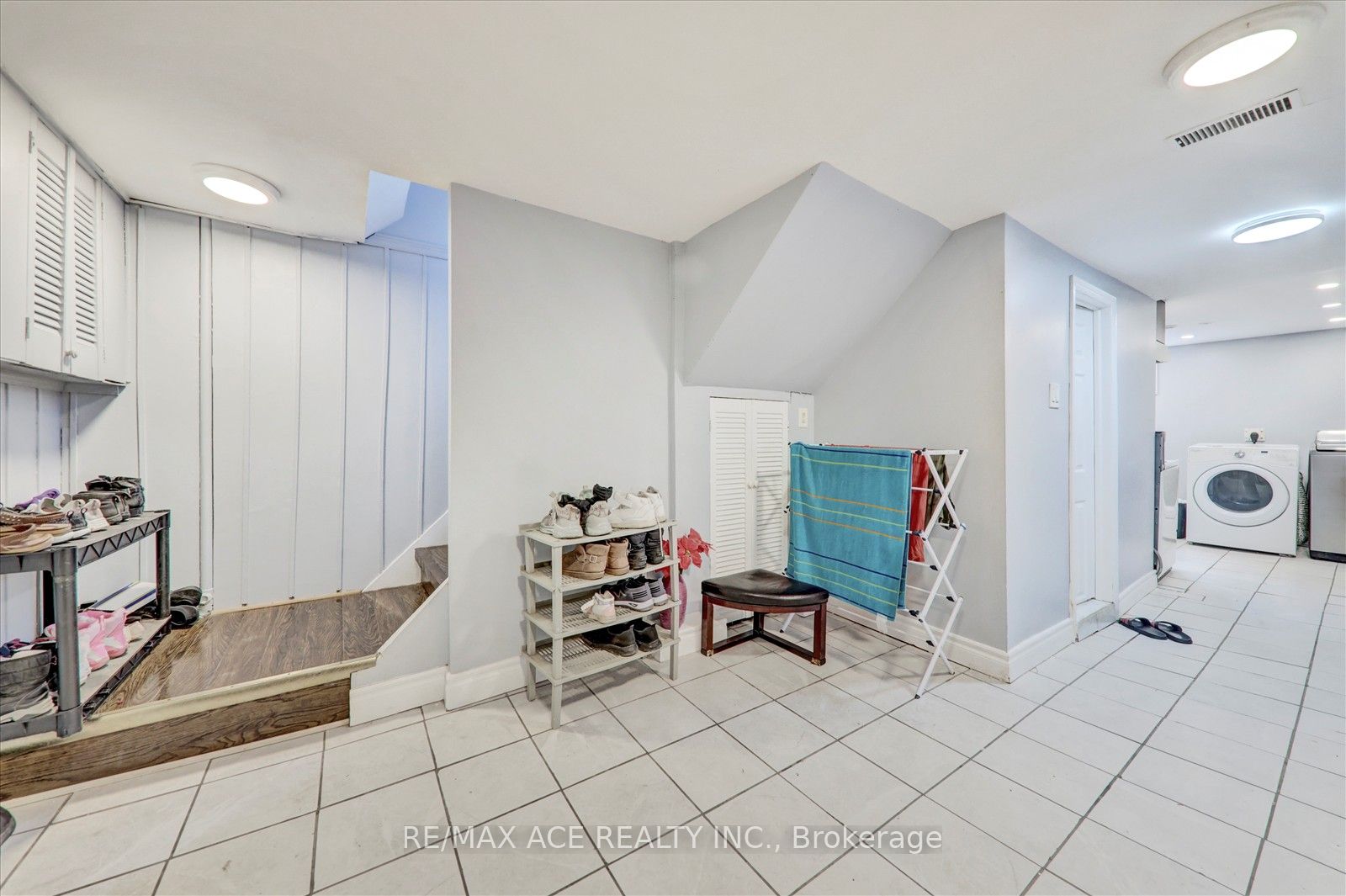 10 Blakemanor Boulevard Property Photo 24