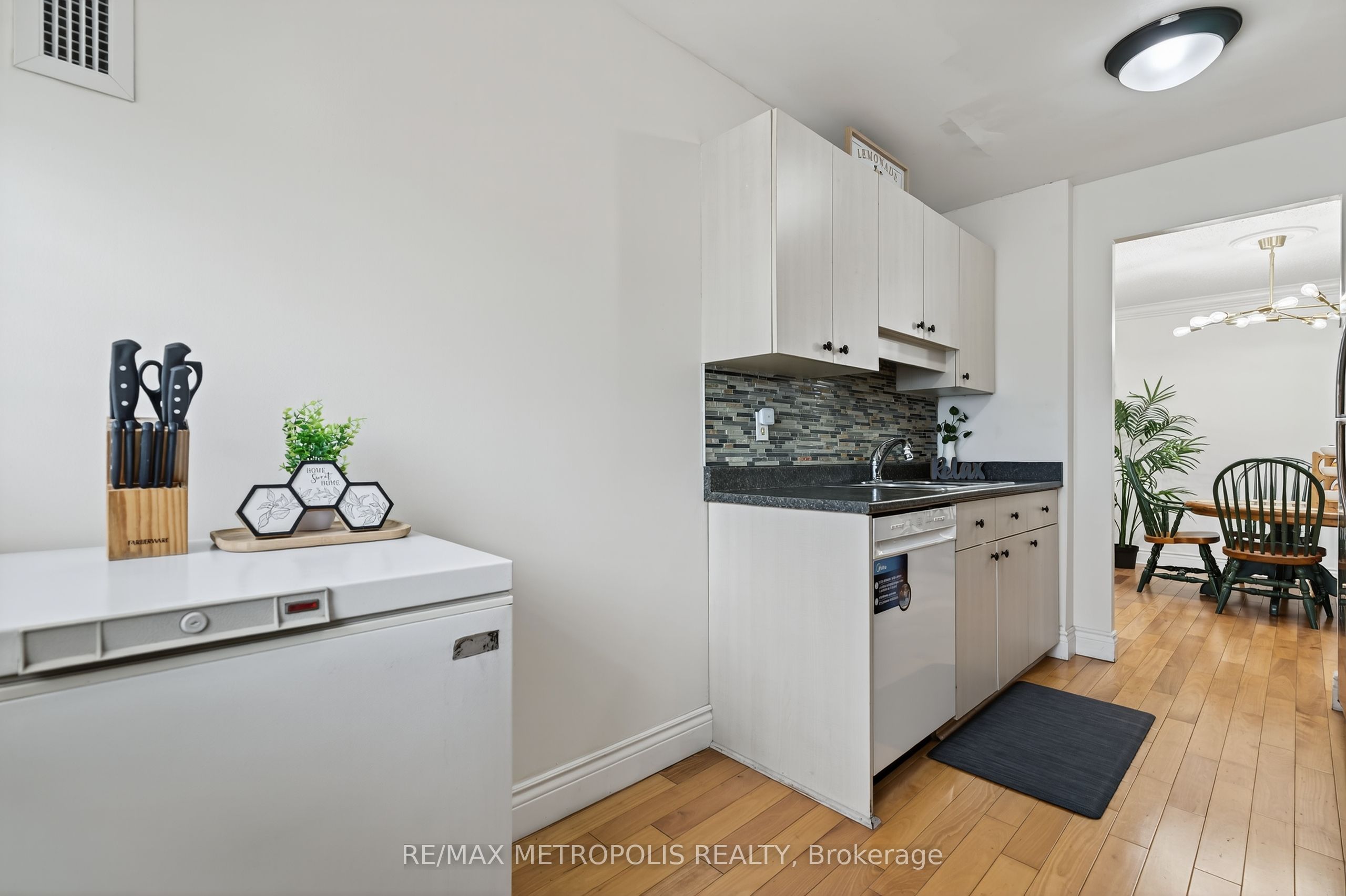 44 Falby Court 707 Property Photo 11
