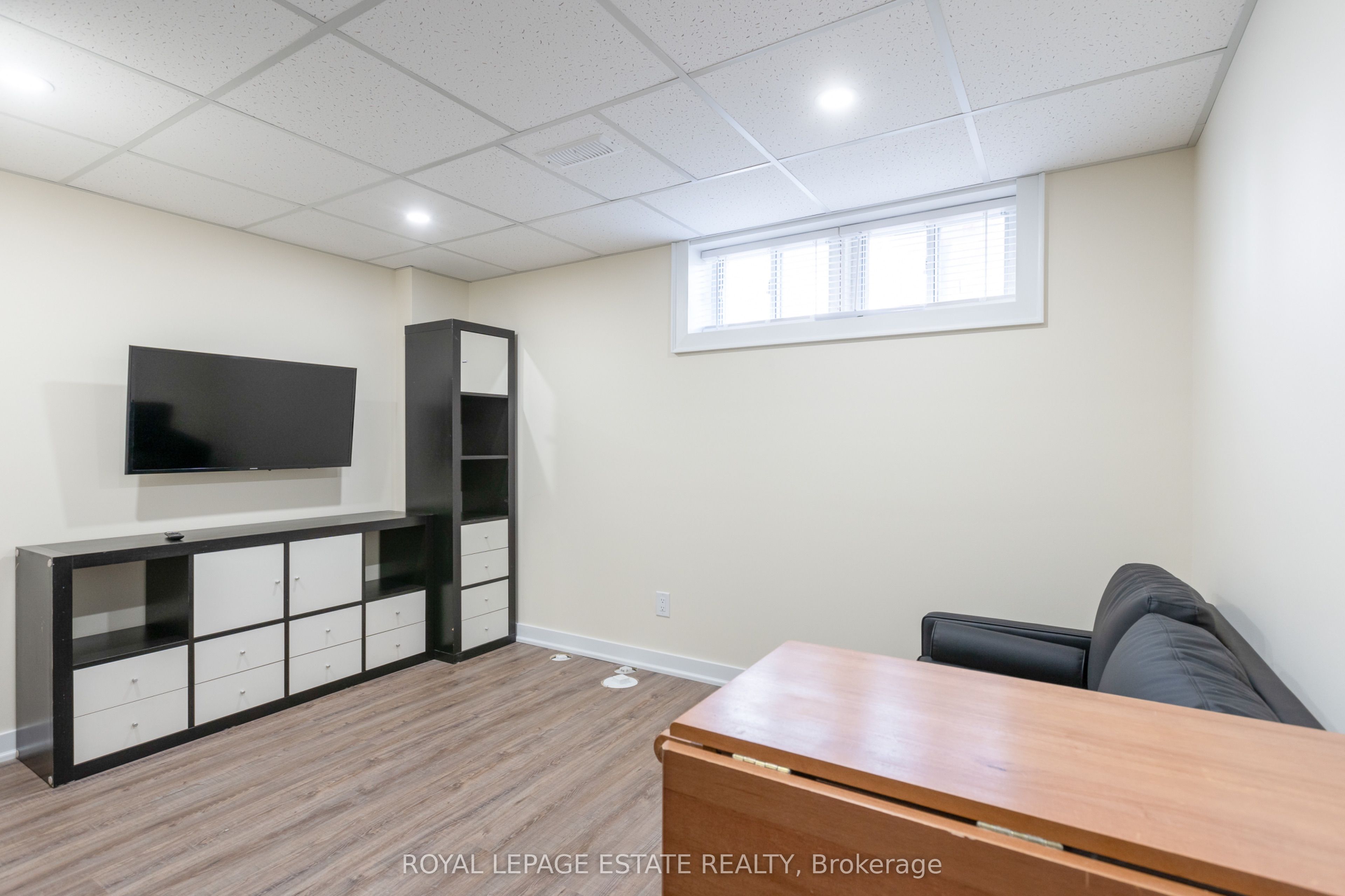 5 Barlow Road Property Photo 9