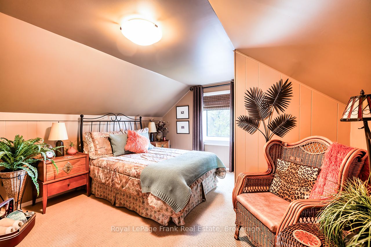1361 Highway 7a Property Photo 15