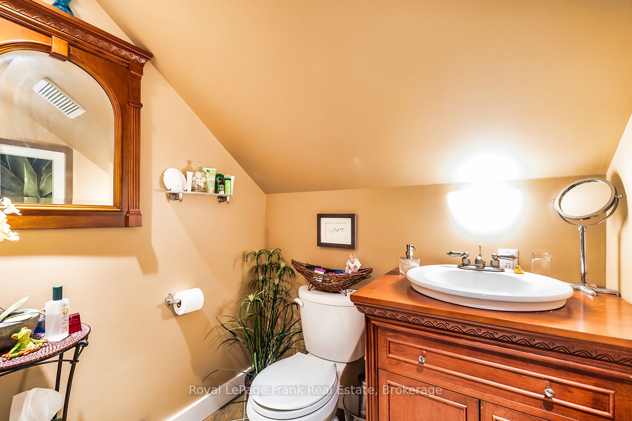 1361 Highway 7a Property Photo 16