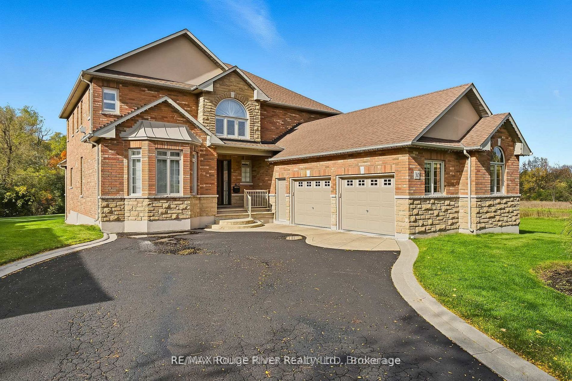30 Hanover Court Property Photo 6
