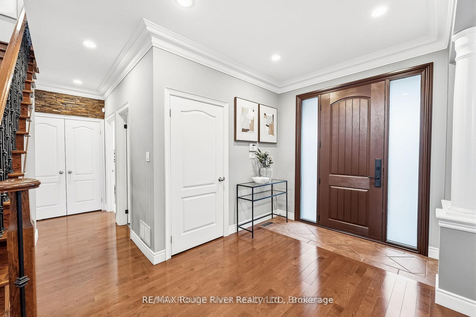 30 Hanover Court Property Photo 8