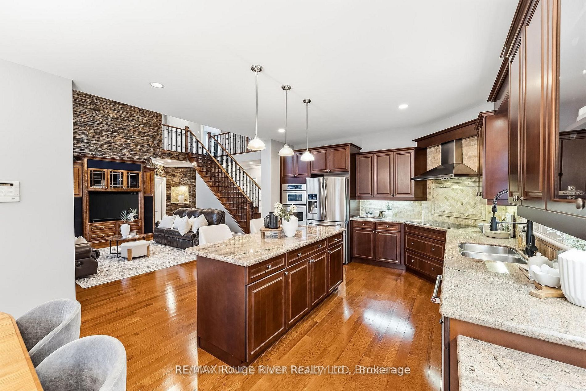 30 Hanover Court Property Photo 15