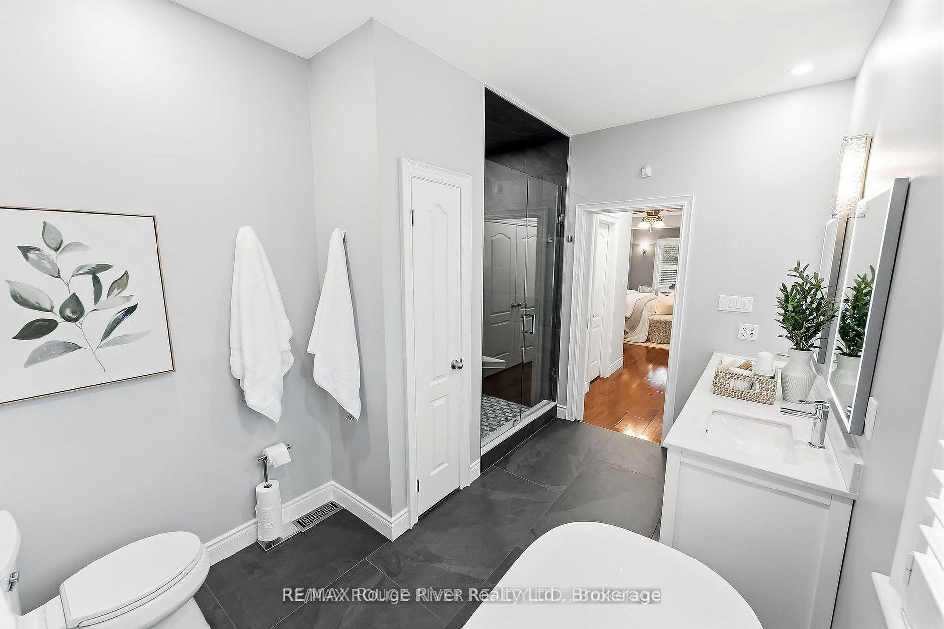 30 Hanover Court Property Photo 23