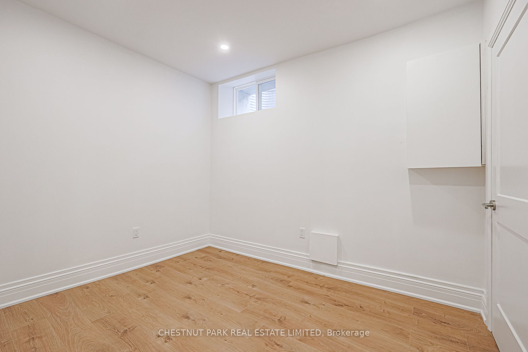 253 Pape Avenue Lower Property Photo 8