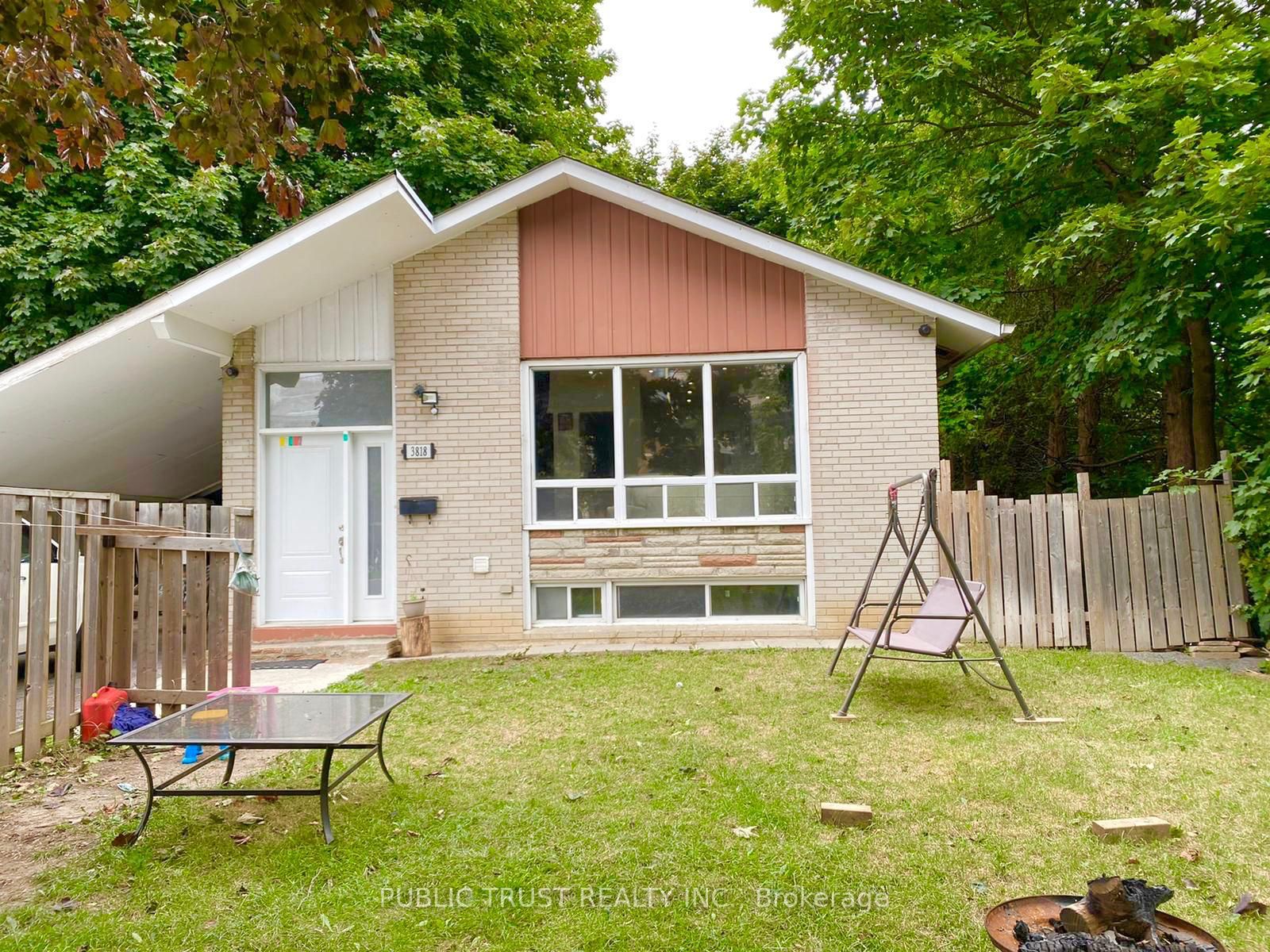 3818 Lawrence Avenue E Property Photo 1