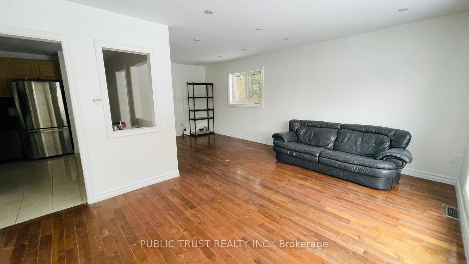 3818 Lawrence Avenue E Property Photo 5