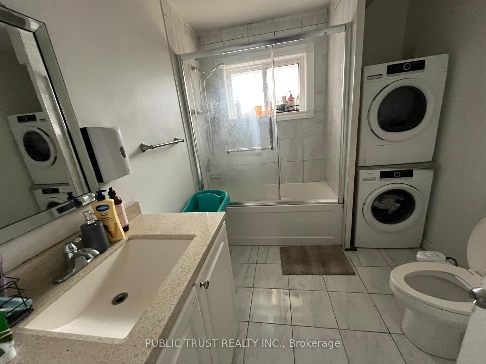 3818 Lawrence Avenue E Property Photo 10