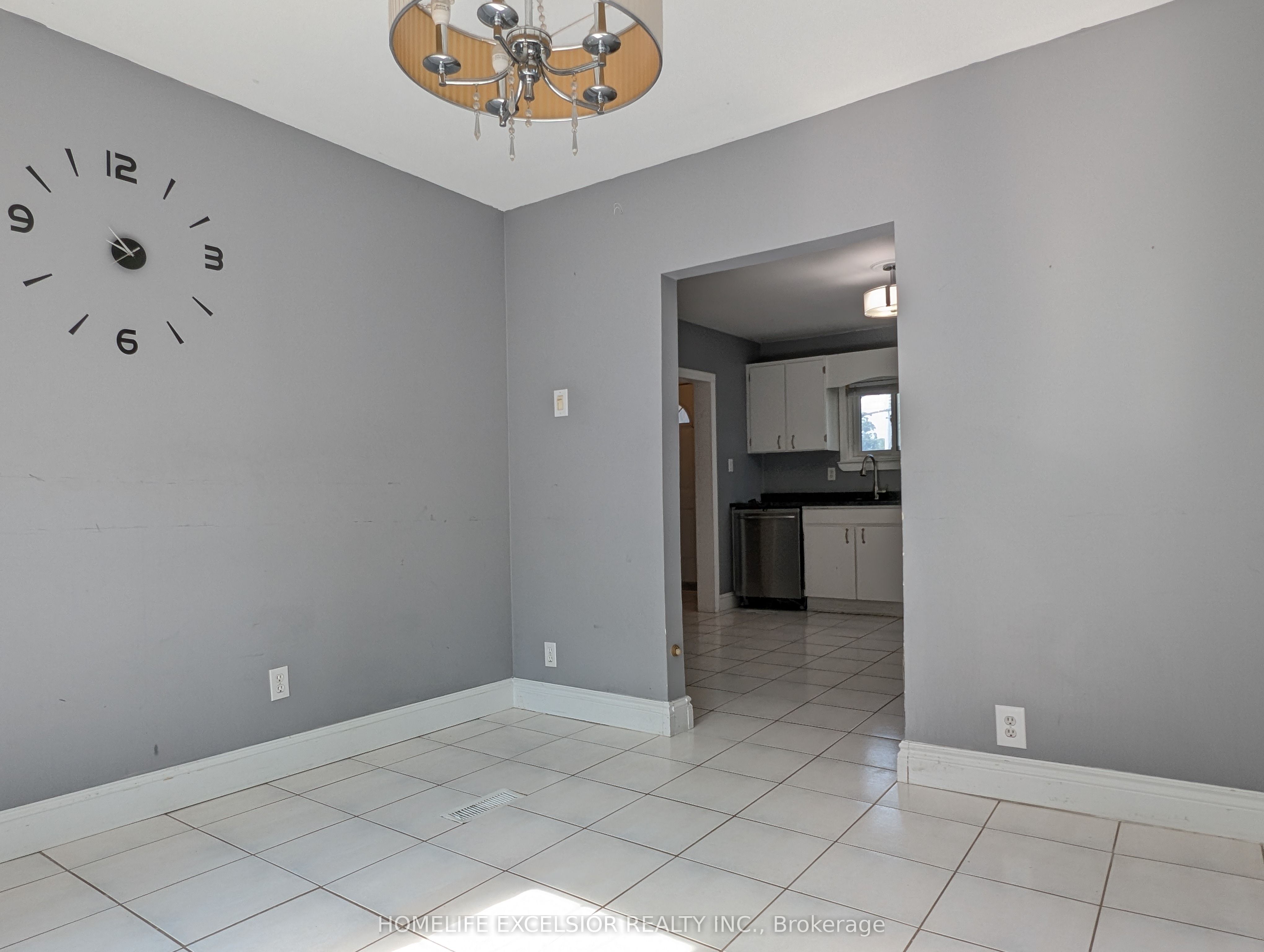 1478 Simcoe Street N Property Photo 8