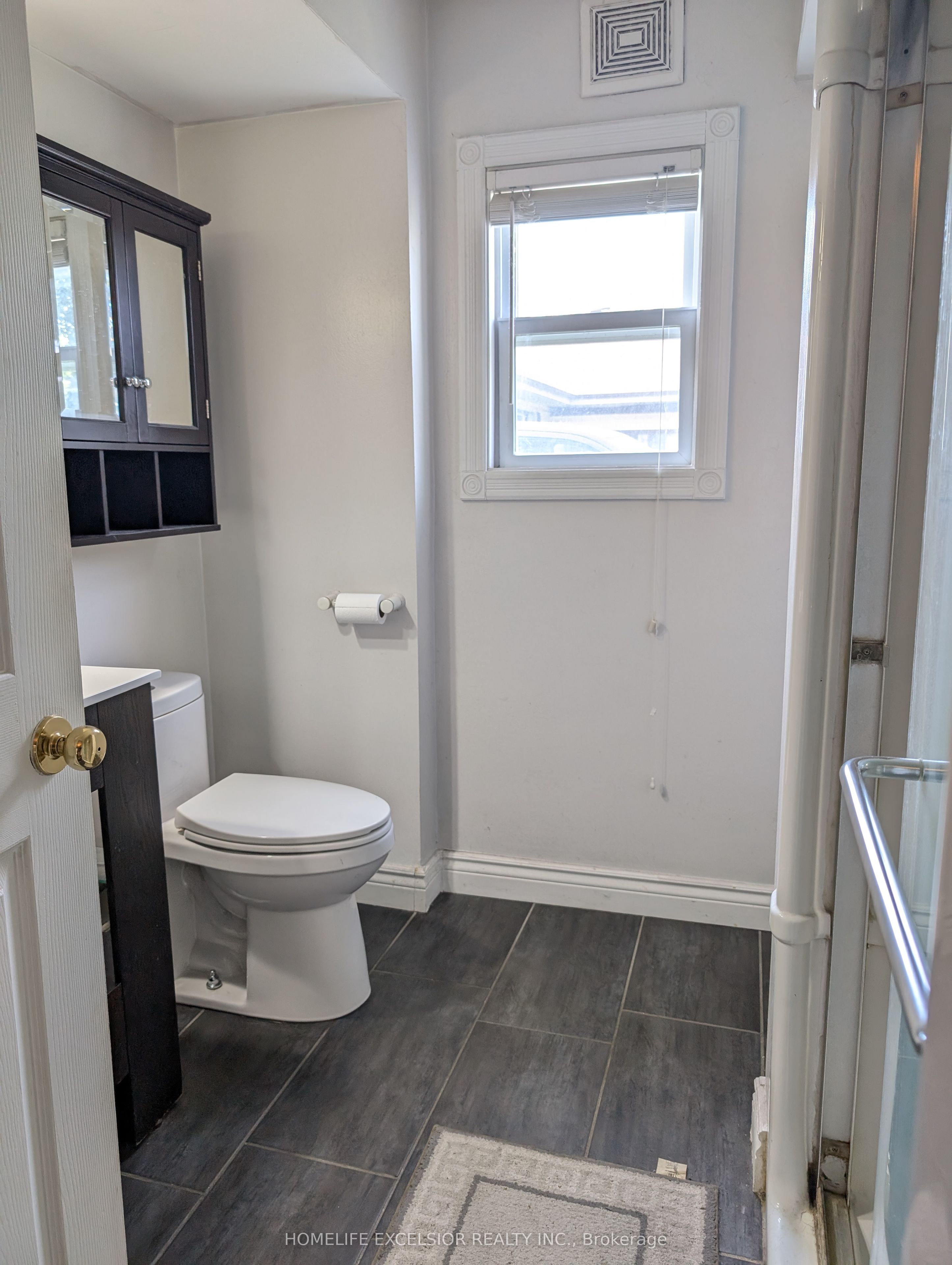 1478 Simcoe Street N Property Photo 13