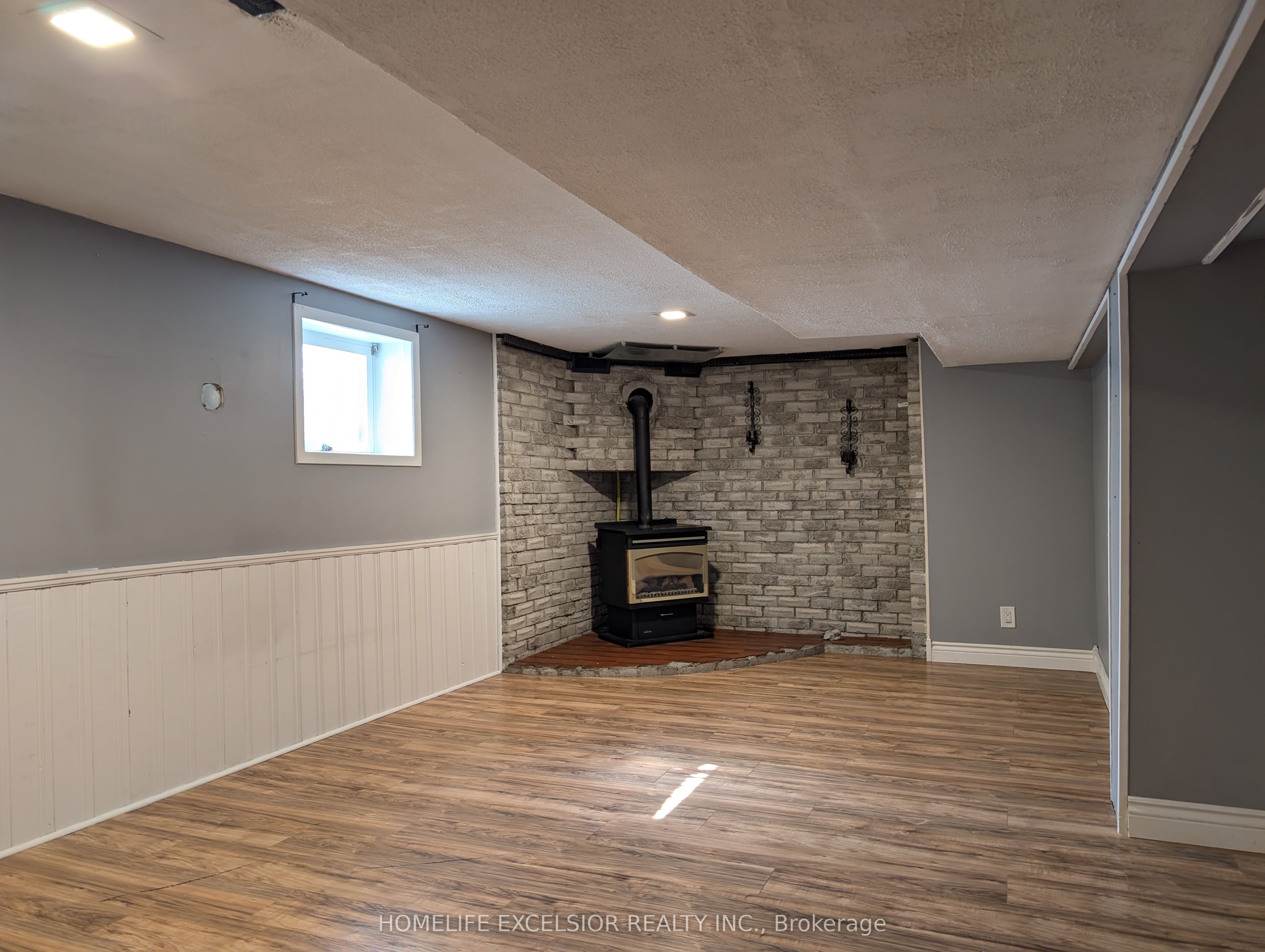 1478 Simcoe Street N Property Photo 28