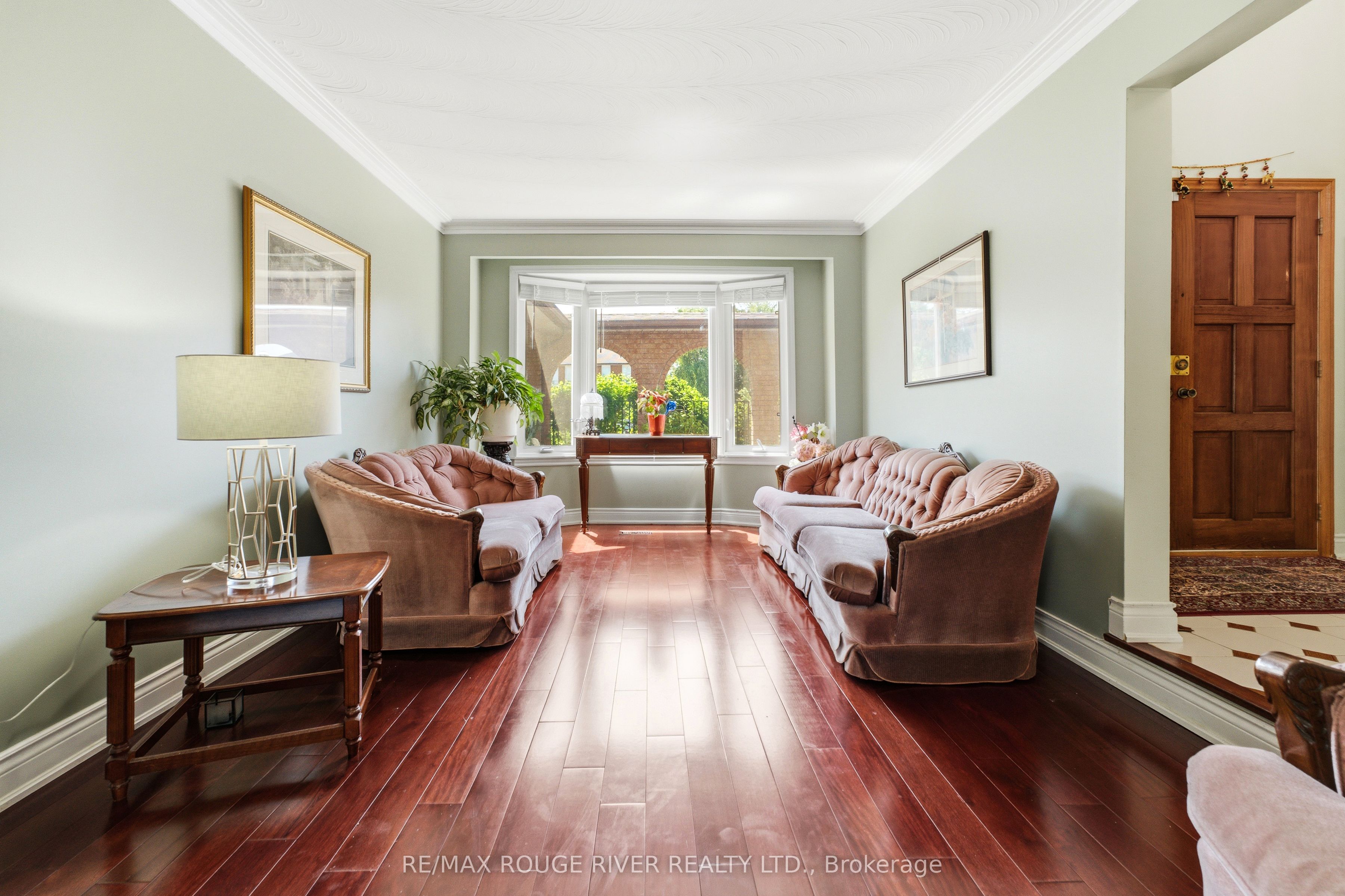 51 Sugarbush Square Property Photo 6