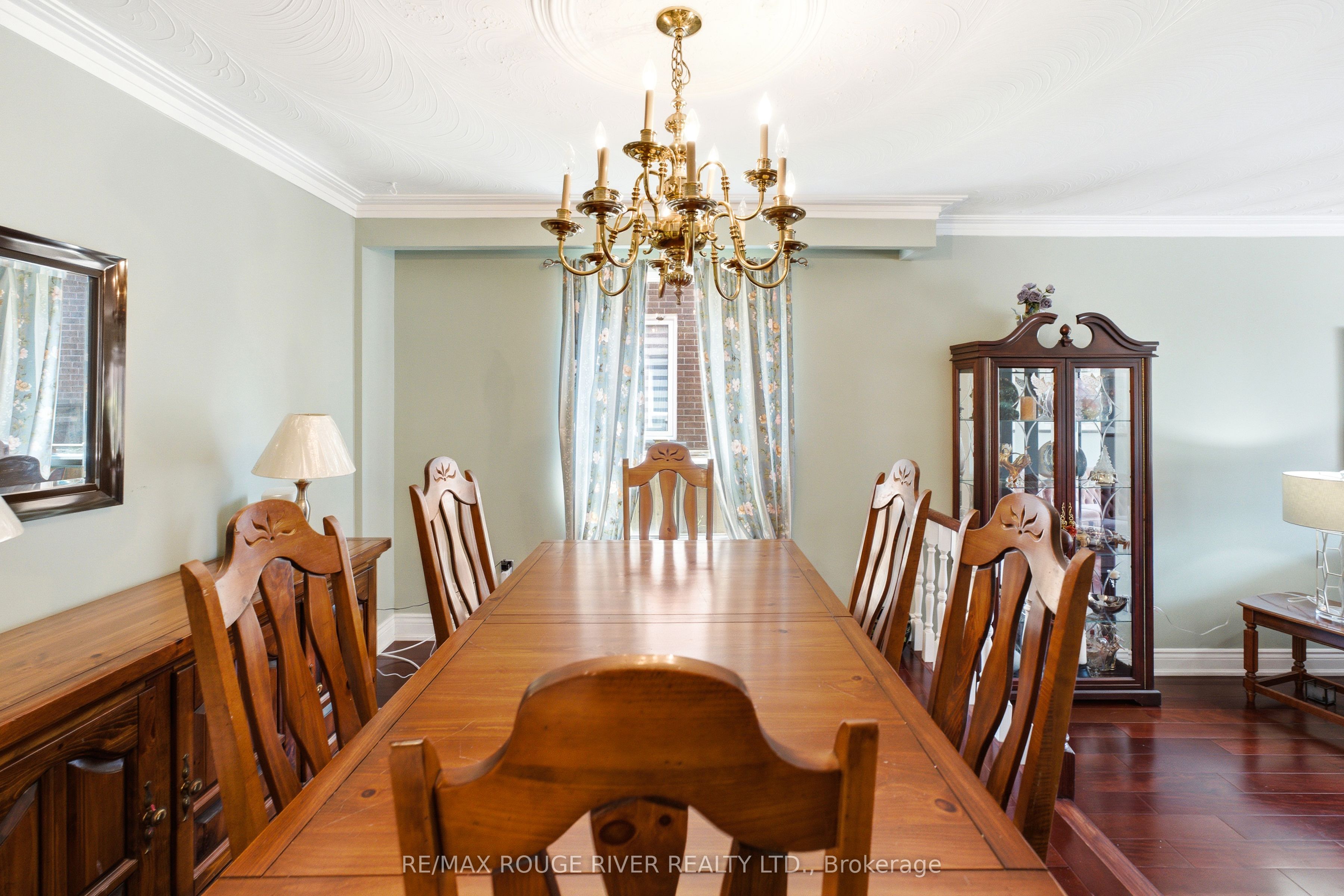 51 Sugarbush Square Property Photo 8