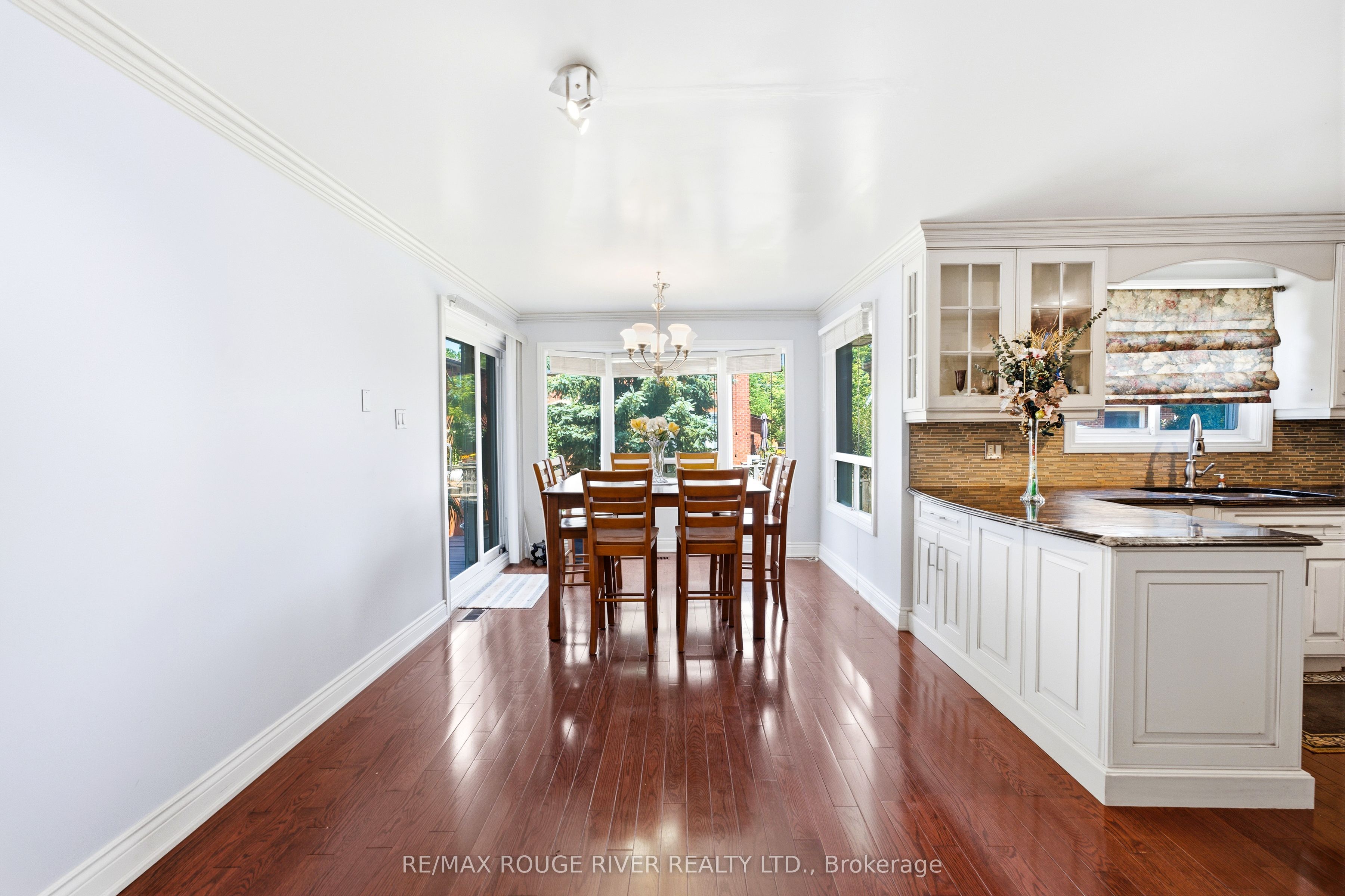 51 Sugarbush Square Property Photo 12