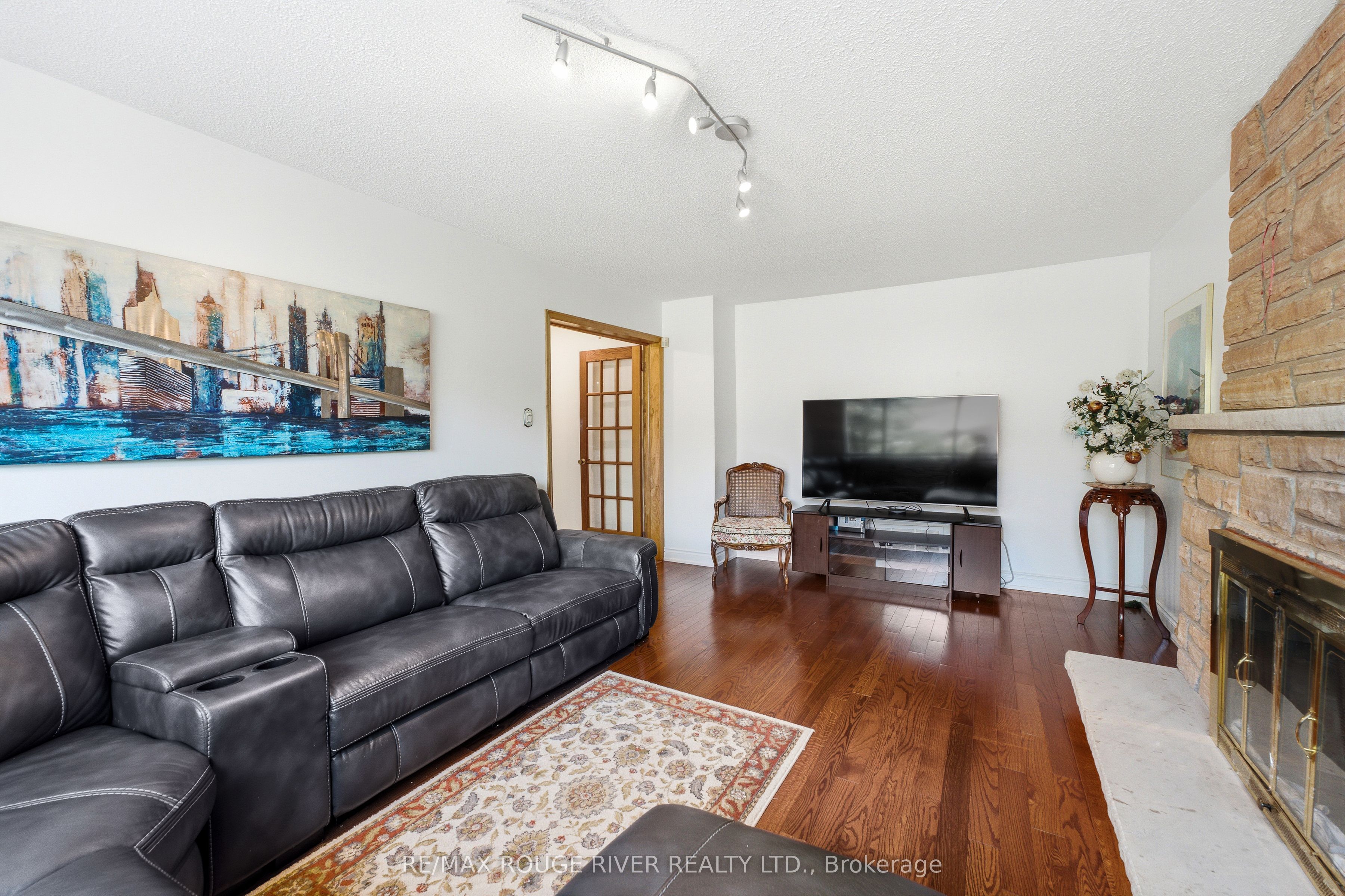 51 Sugarbush Square Property Photo 16