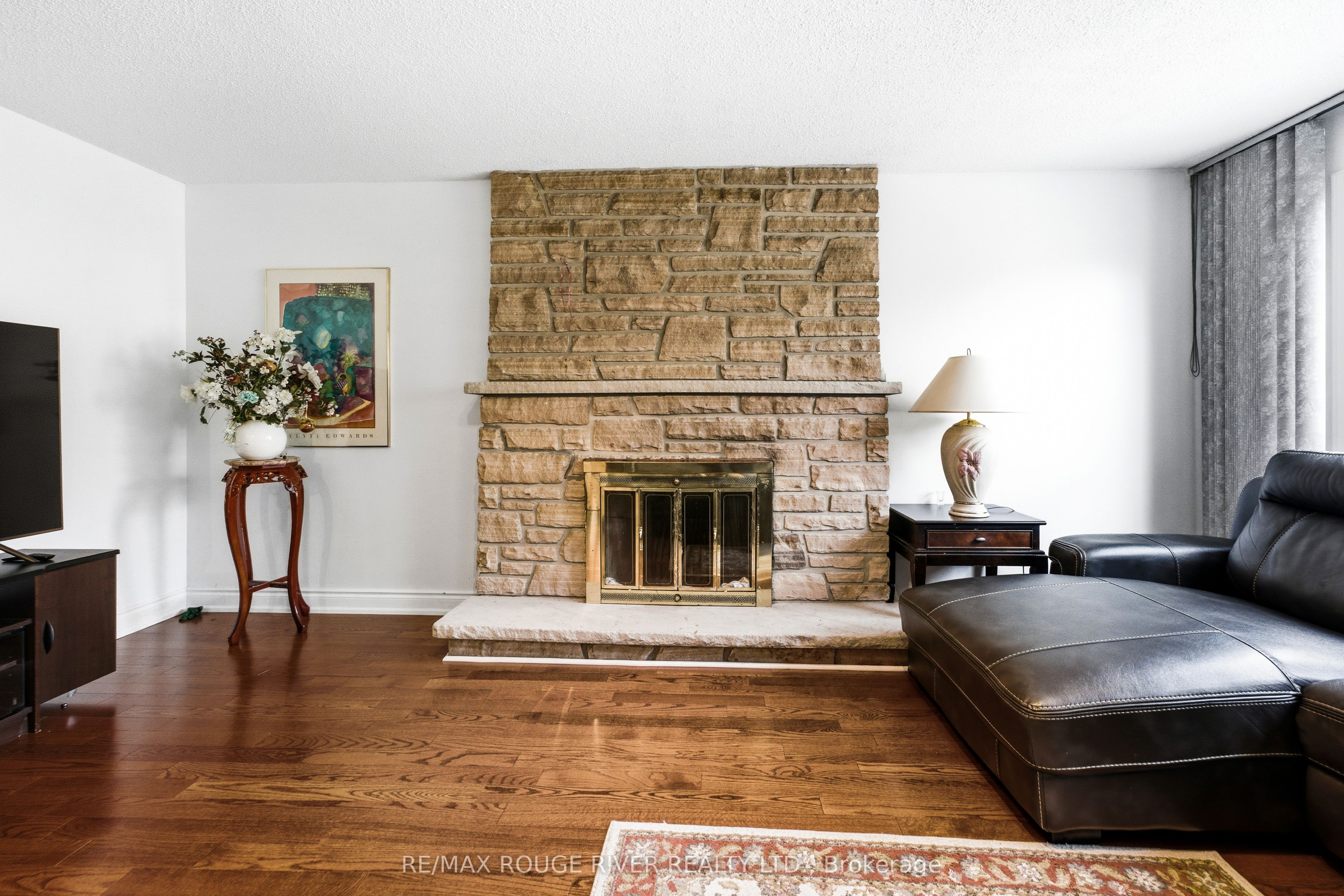 51 Sugarbush Square Property Photo 17