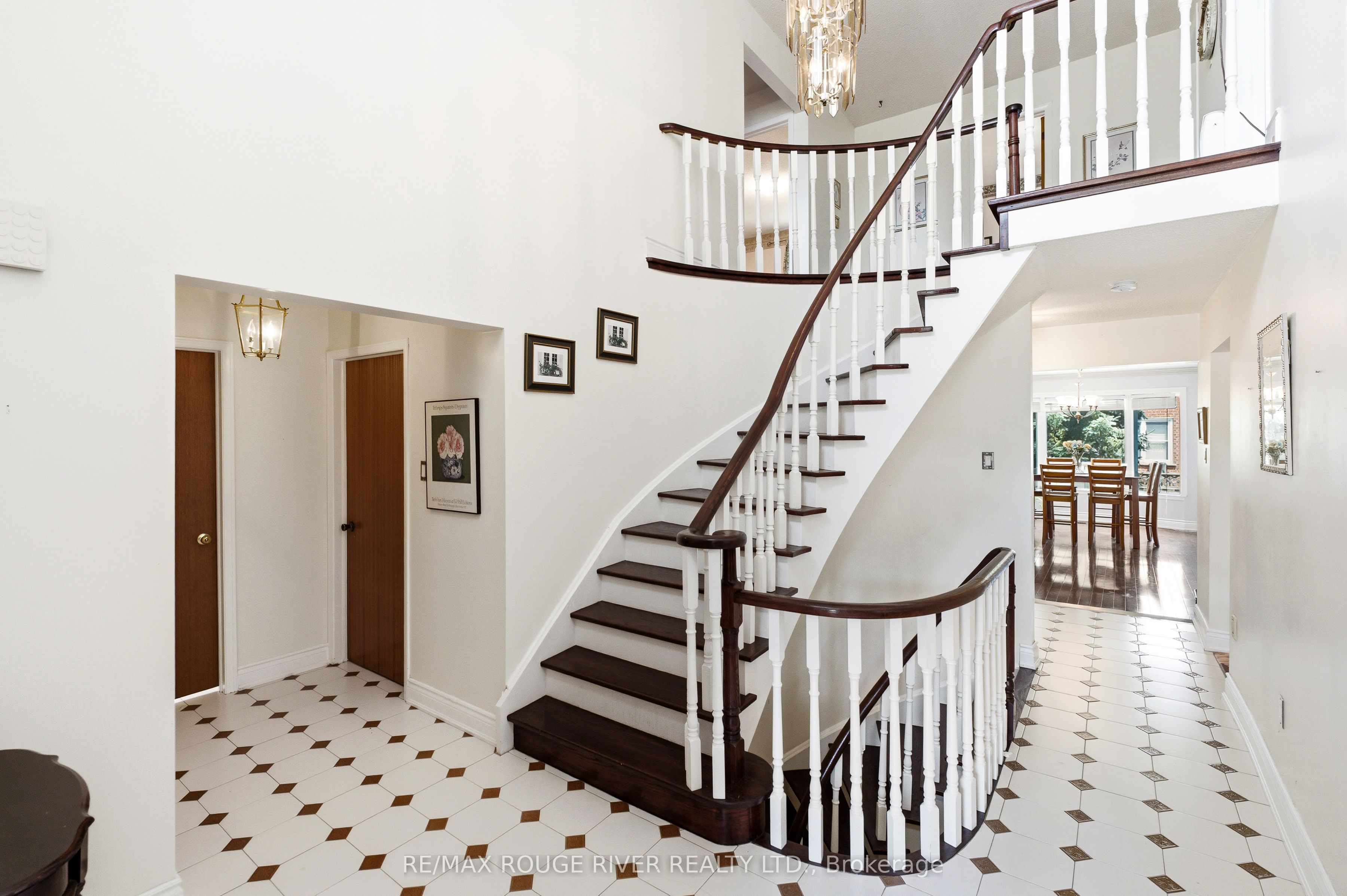 51 Sugarbush Square Property Photo 20