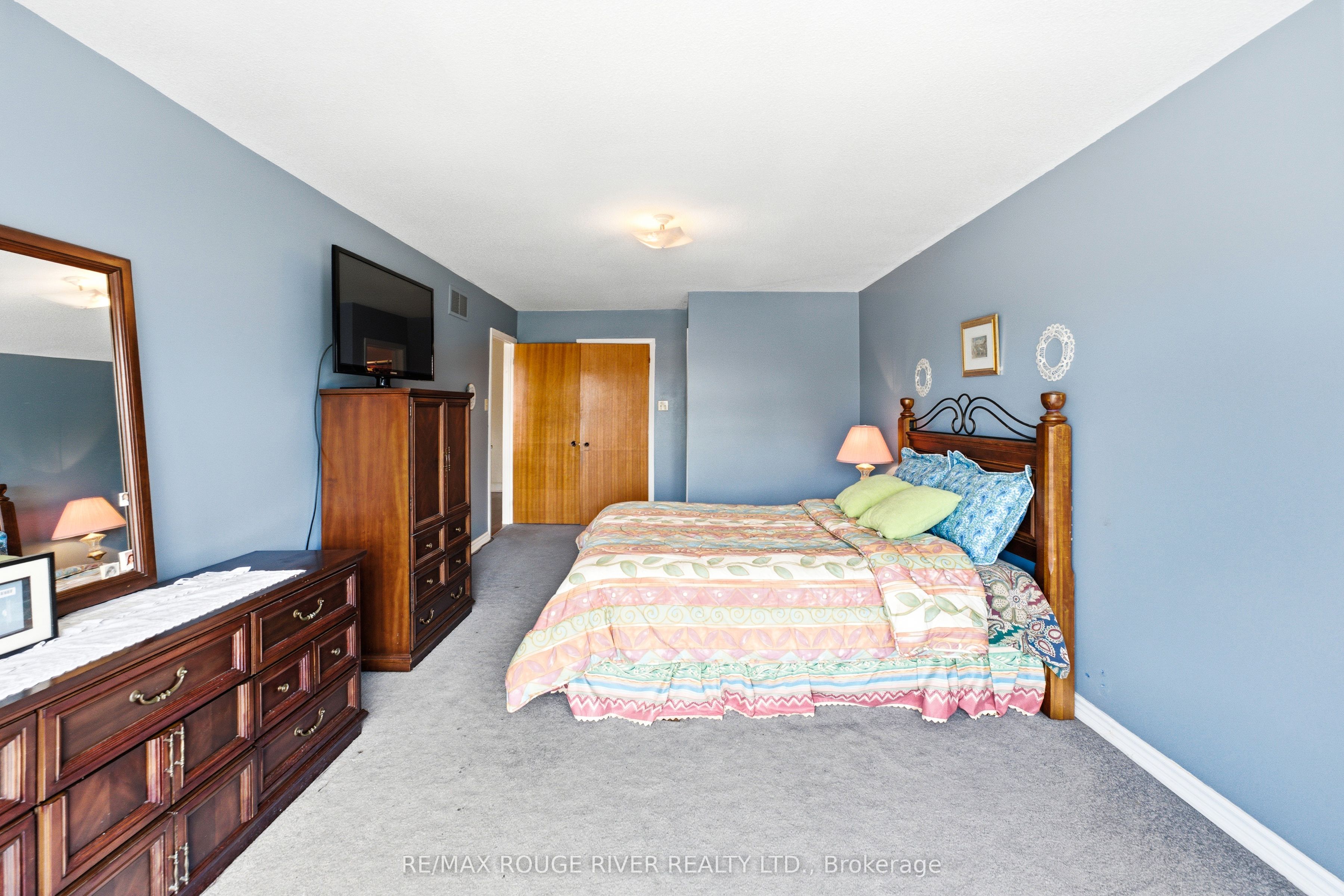 51 Sugarbush Square Property Photo 23