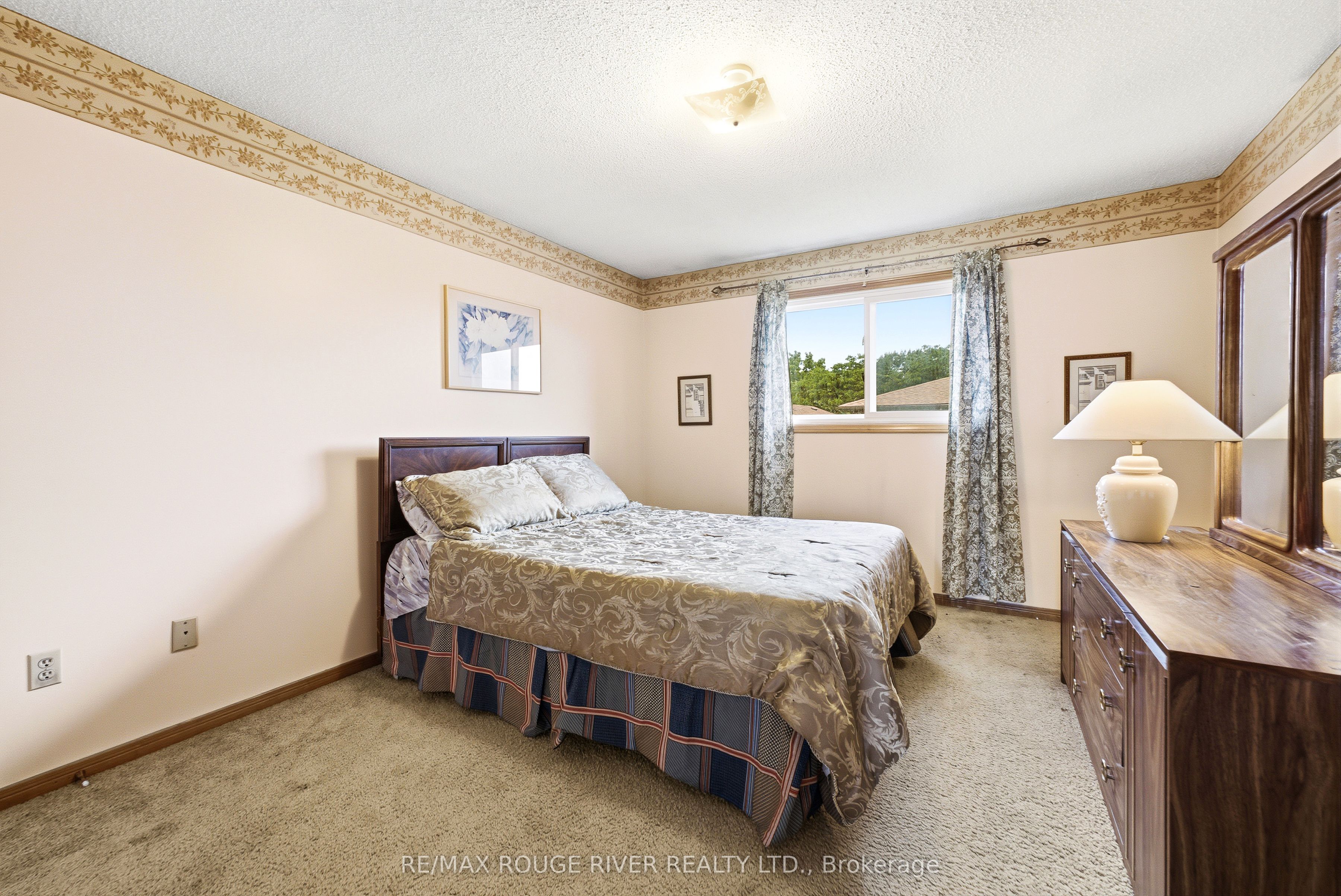 51 Sugarbush Square Property Photo 28
