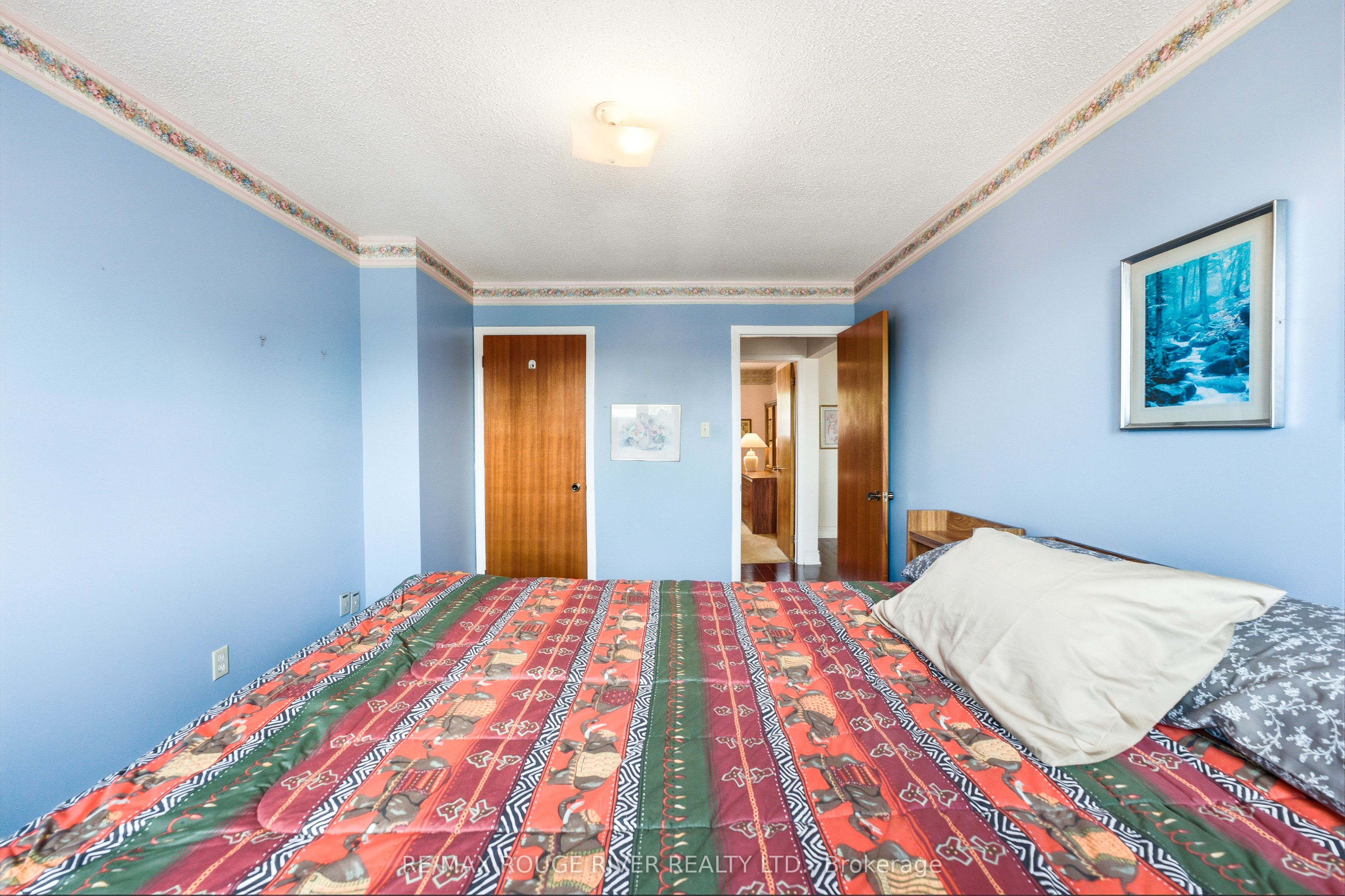 51 Sugarbush Square Property Photo 31