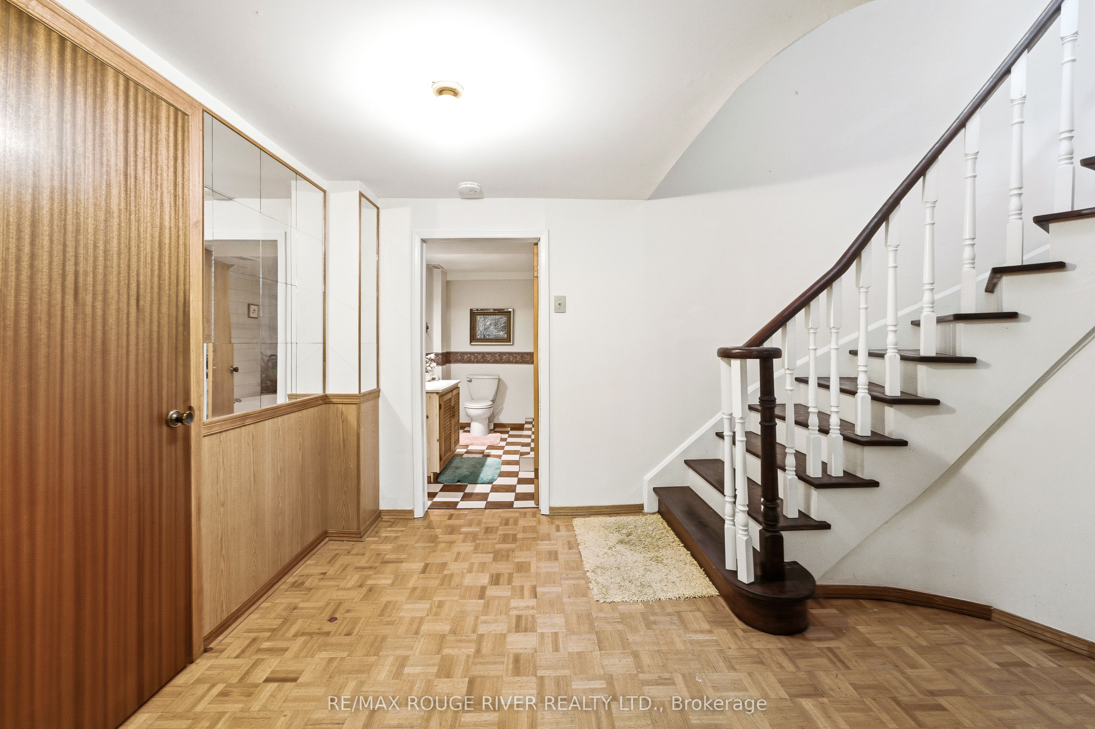 51 Sugarbush Square Property Photo 32