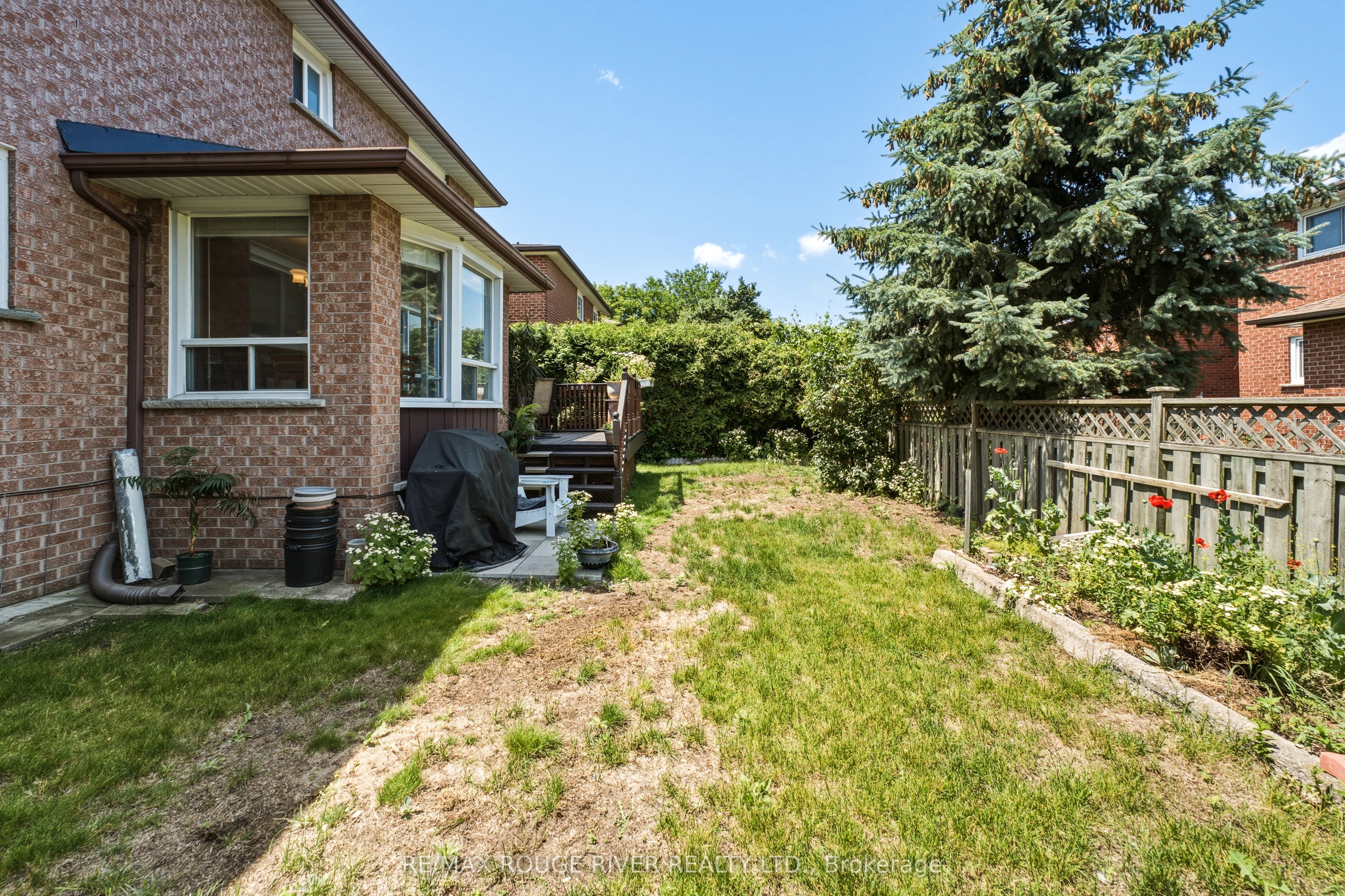 51 Sugarbush Square Property Photo 44