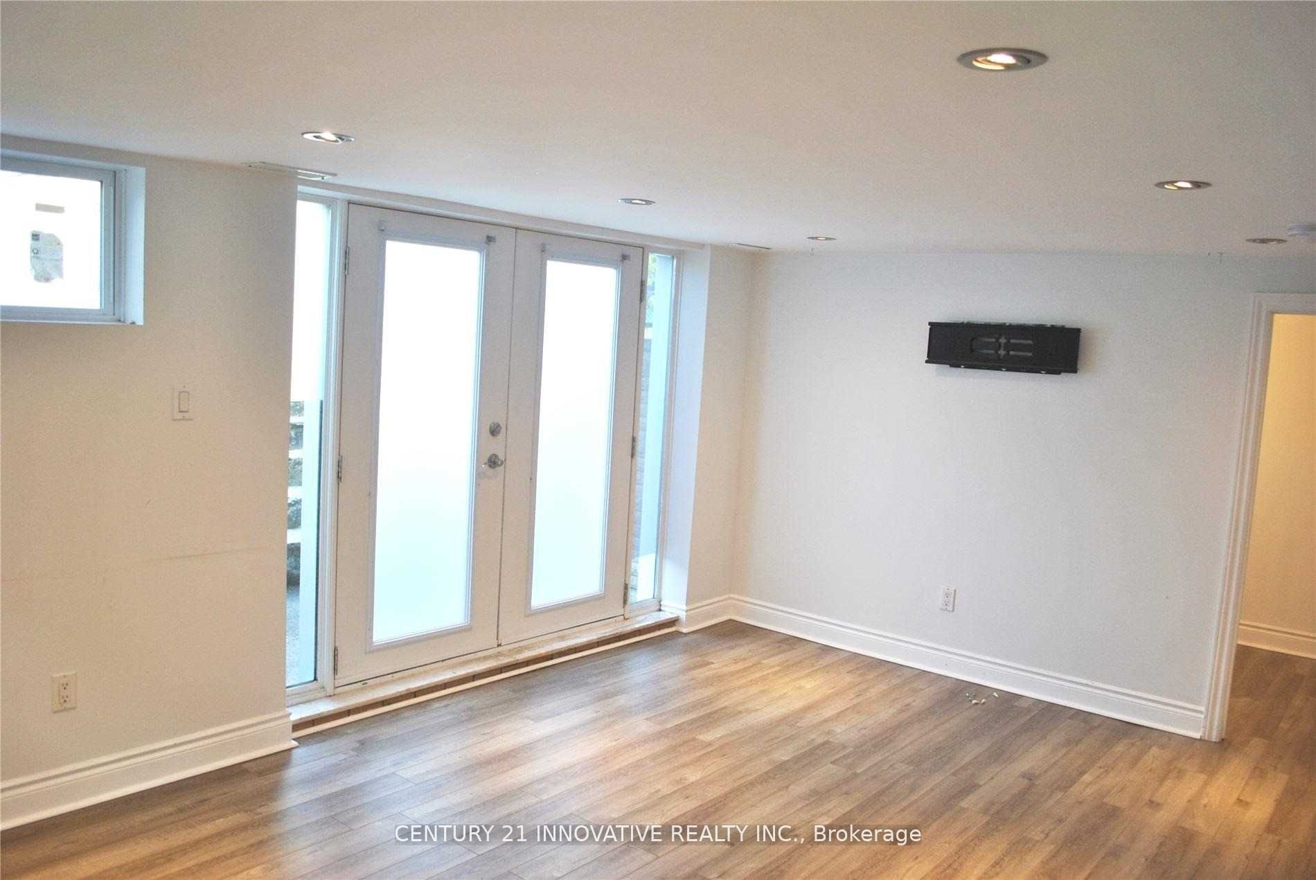 985 Victoria Park Avenue Bsmt Studio Space Property Photo 6