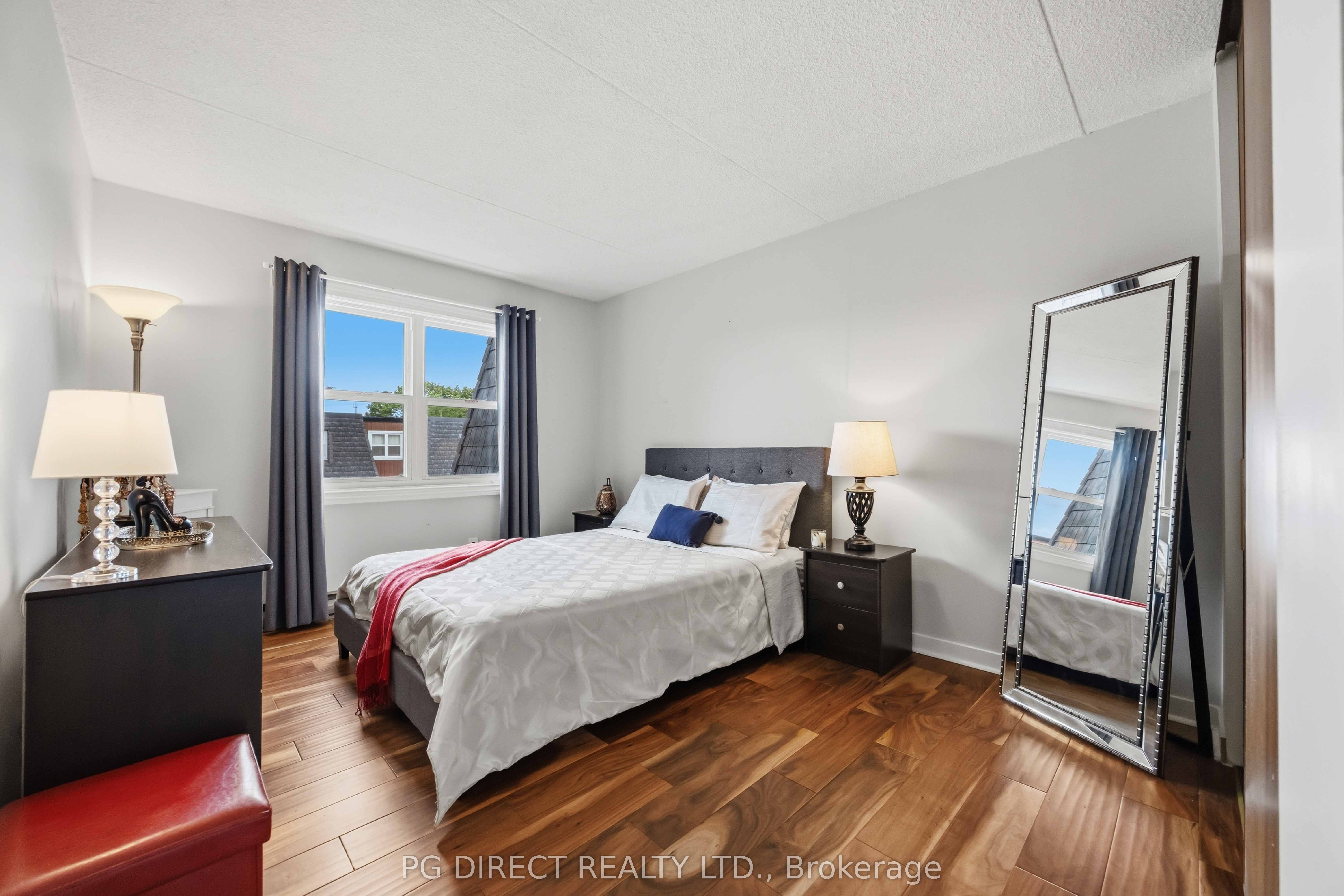 580 Mary Street E 214 Property Photo 16