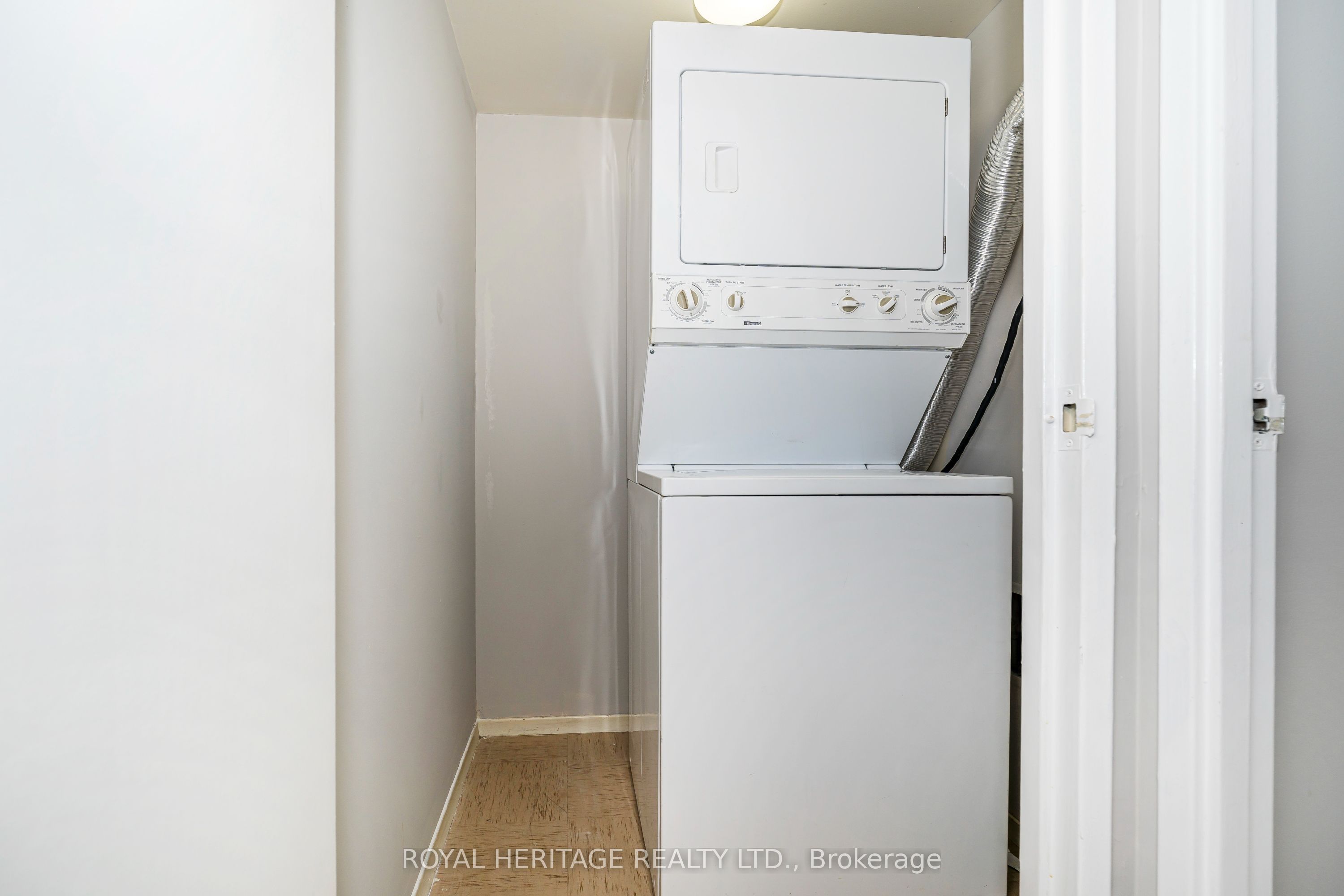 10 Dean Park Road 313 Property Photo 14