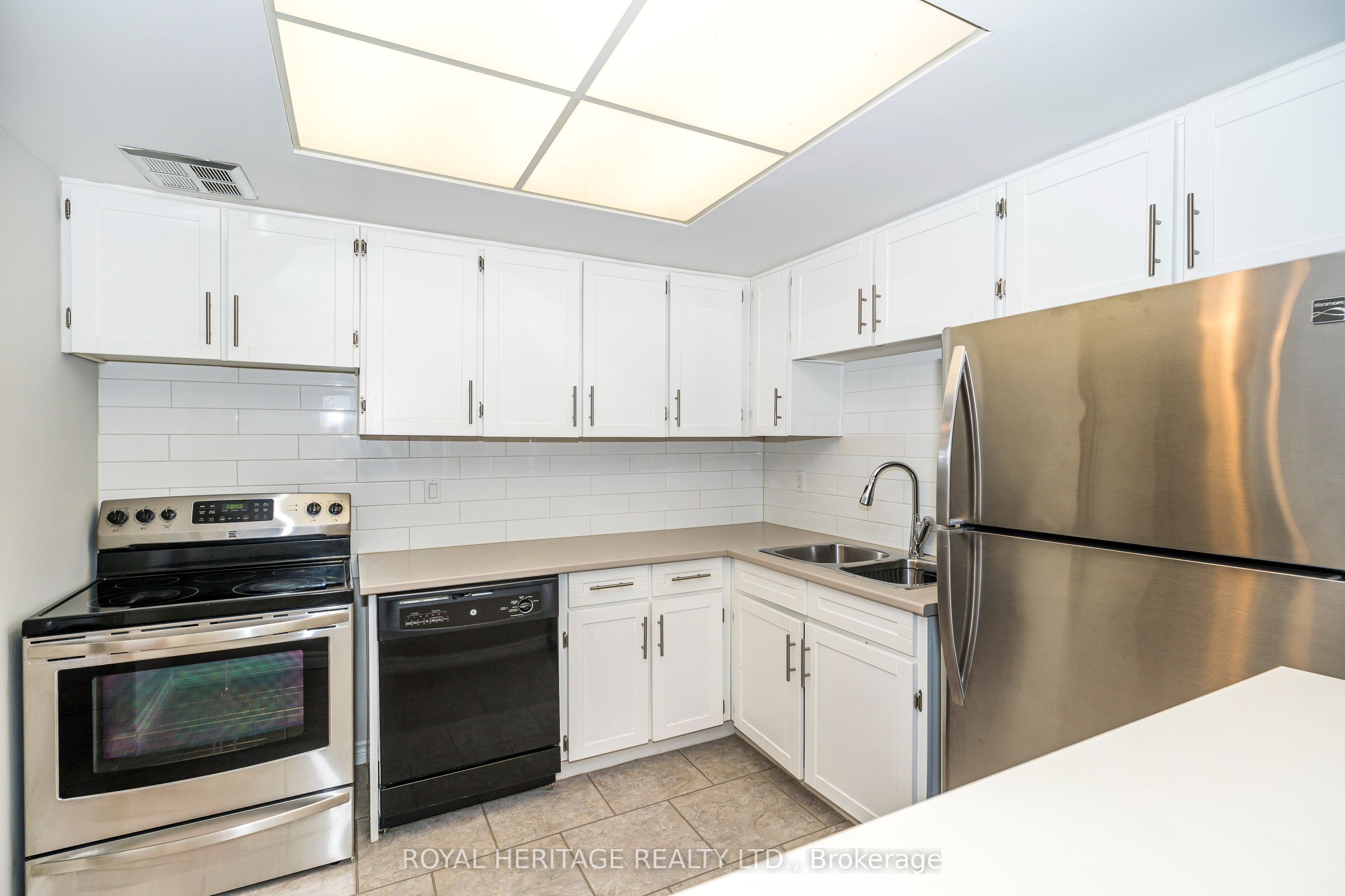 10 Dean Park Road 313 Property Photo 15