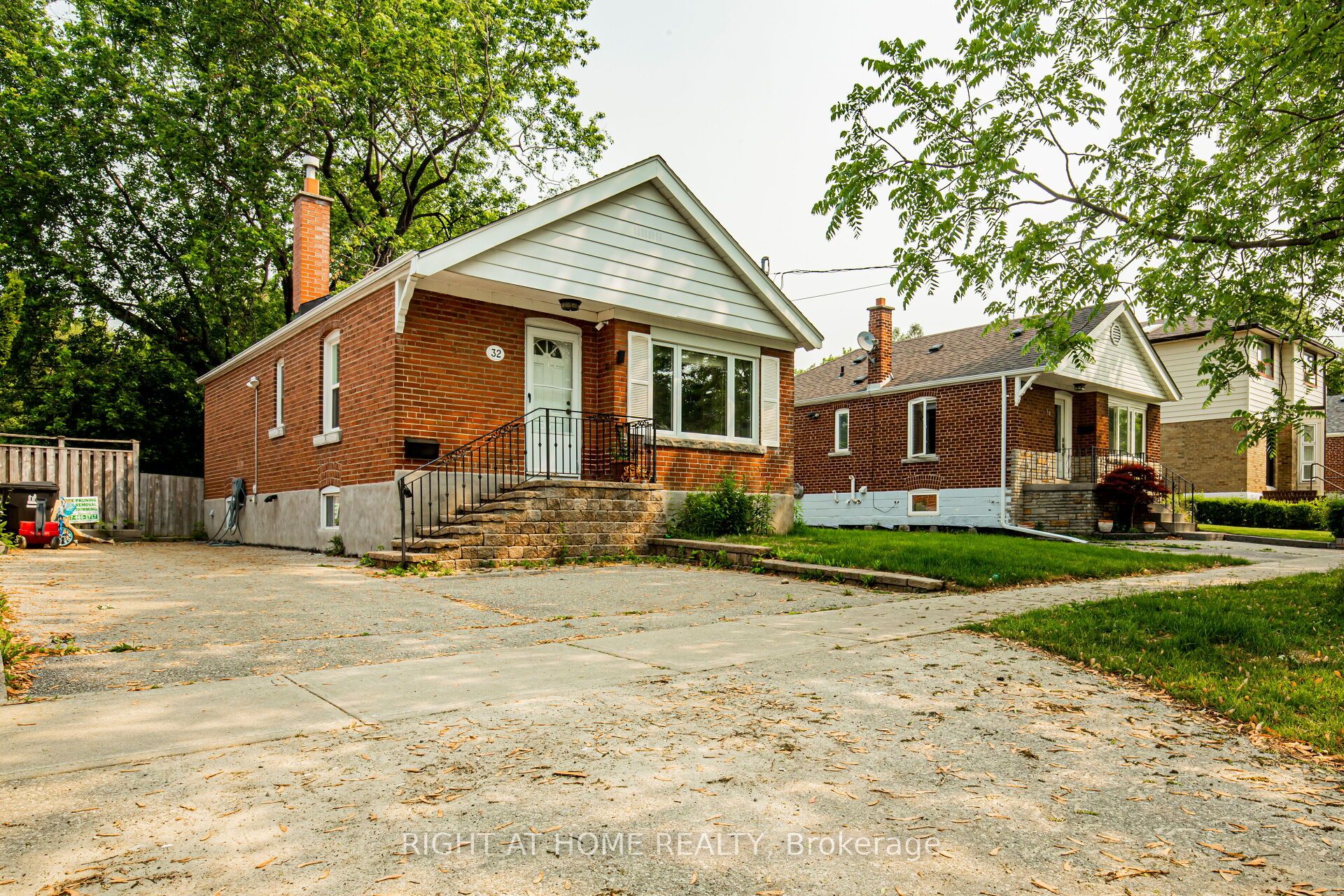 32 Florens Avenue Property Photo 1