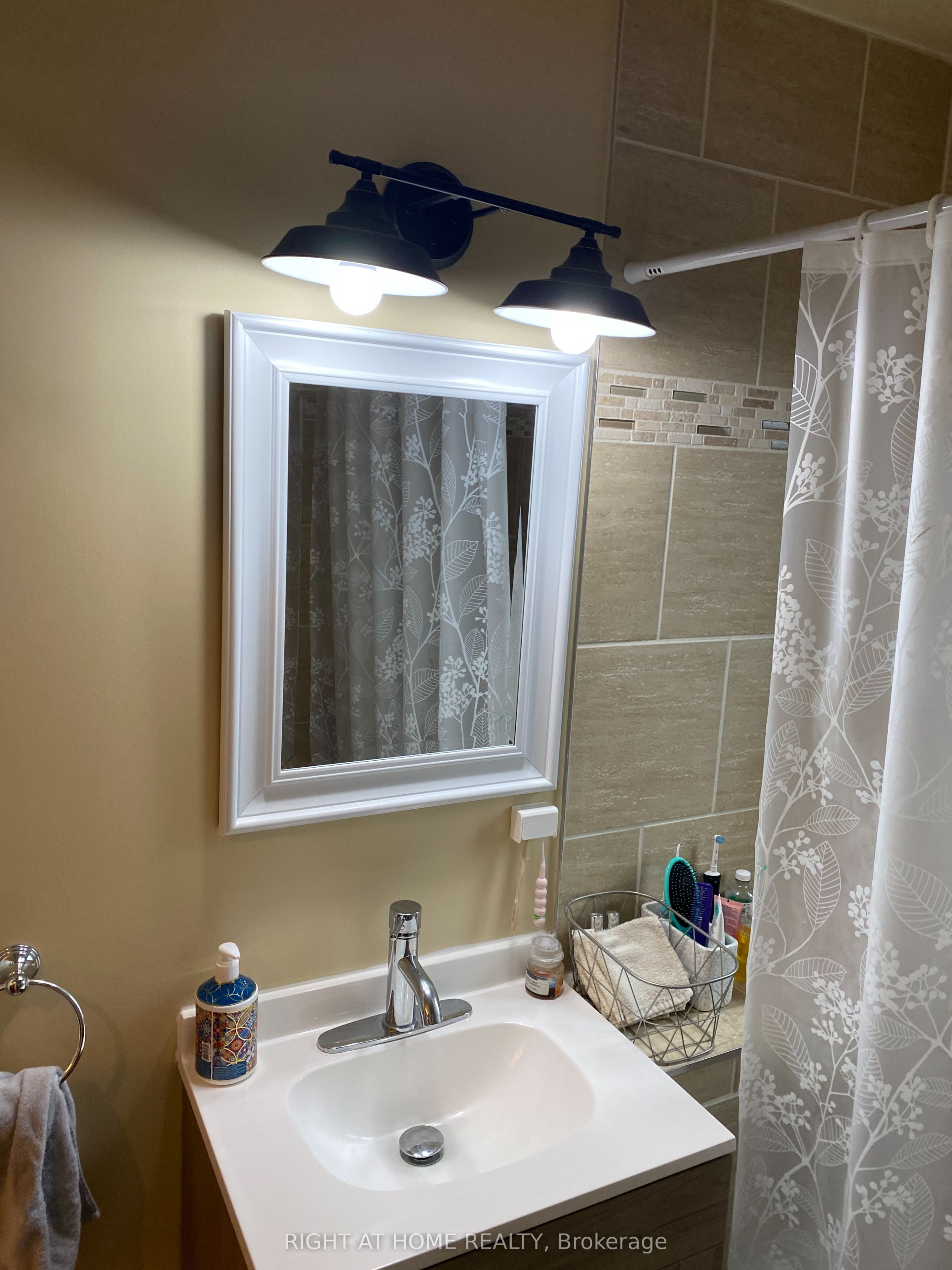 32 Florens Avenue Property Photo 20