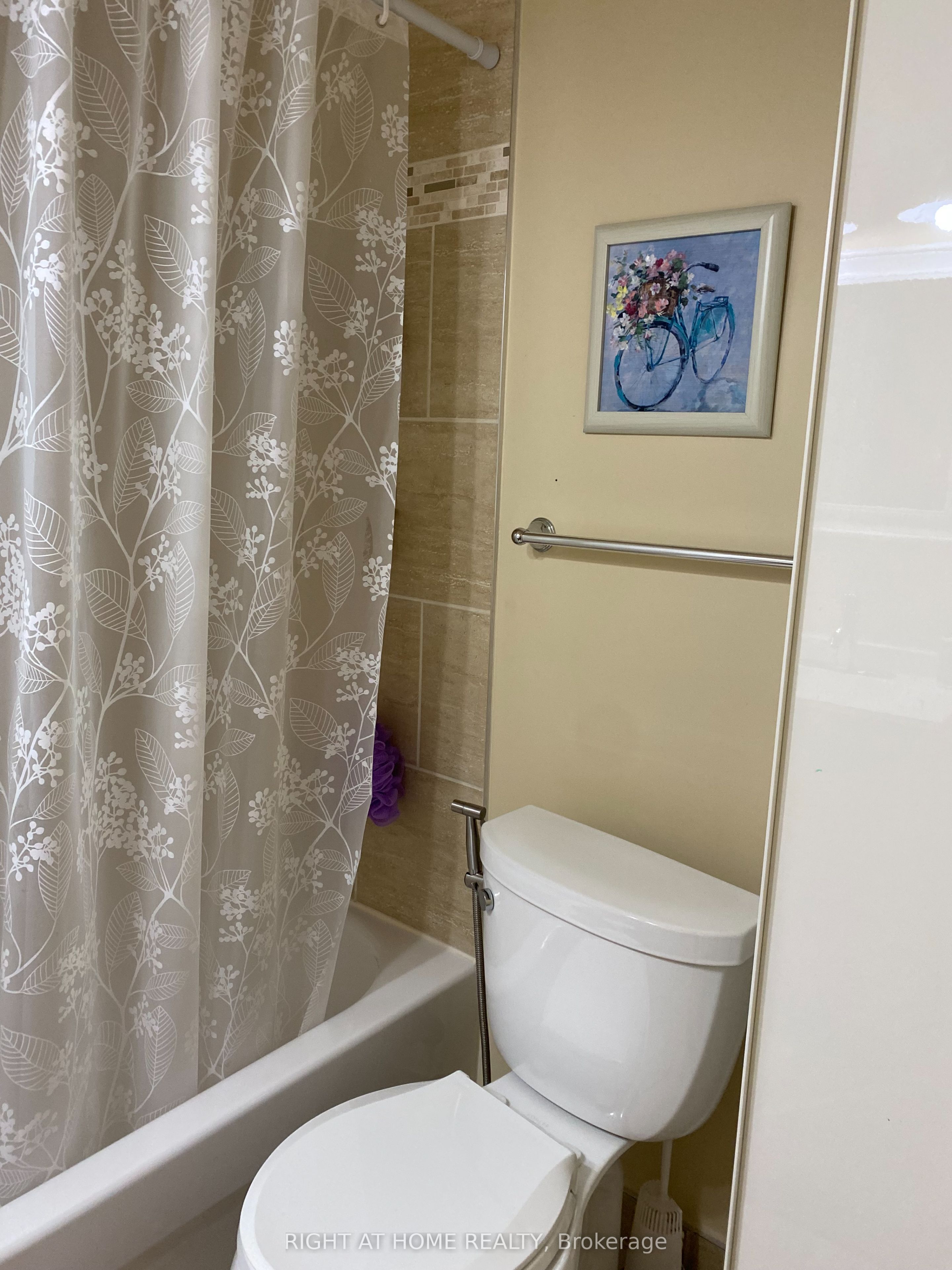 32 Florens Avenue Property Photo 21