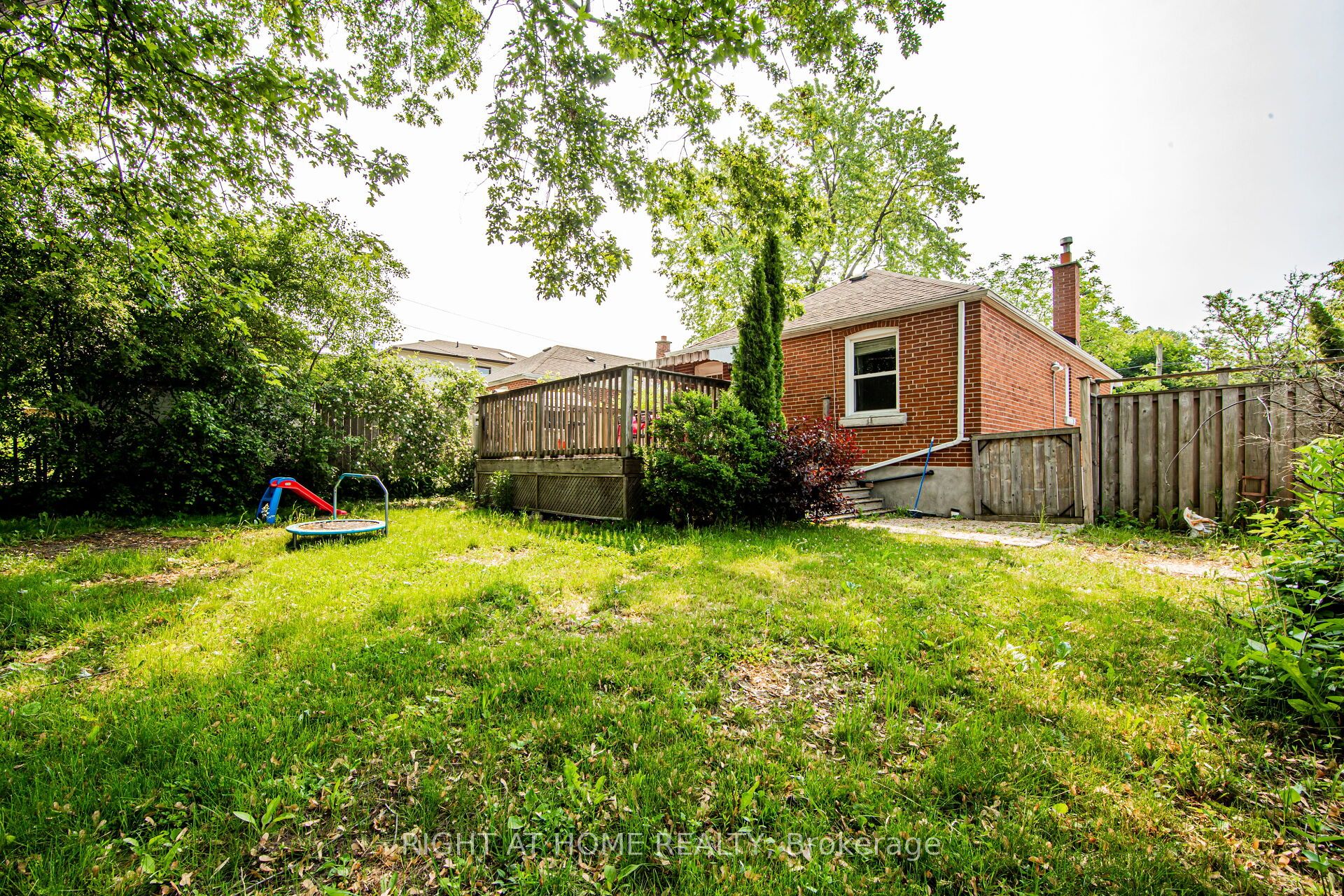 32 Florens Avenue Property Photo 28
