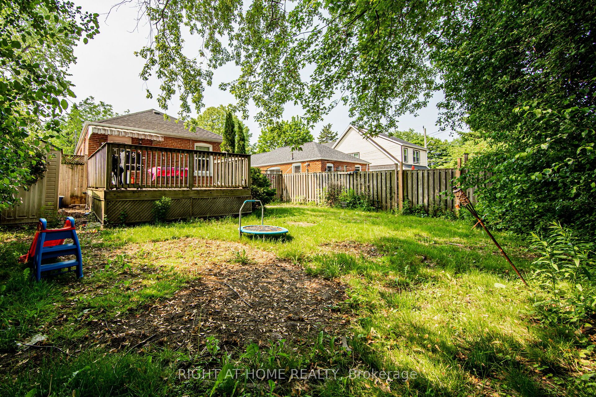 32 Florens Avenue Property Photo 29