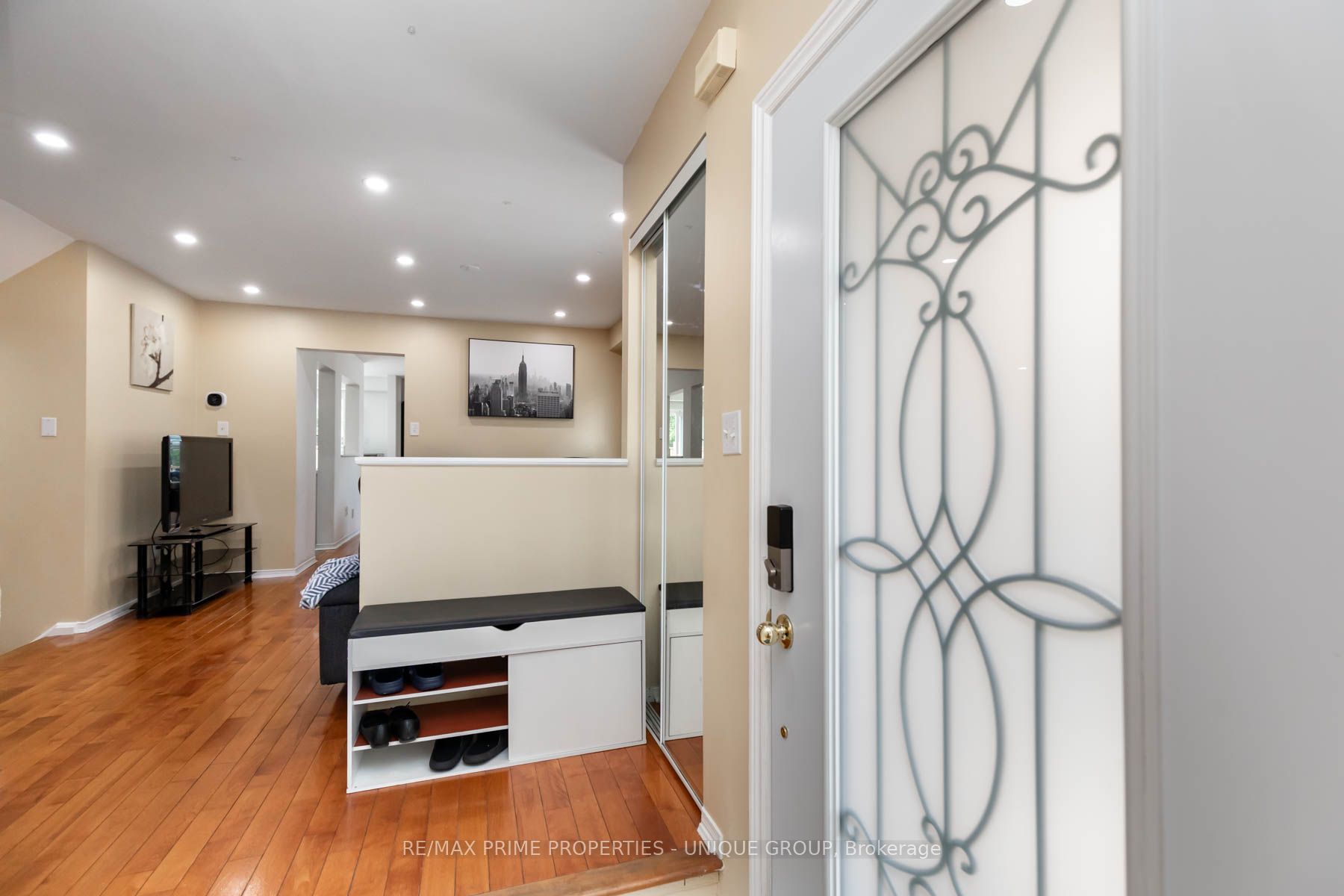 25 Pine Gate Place Property Photo 5