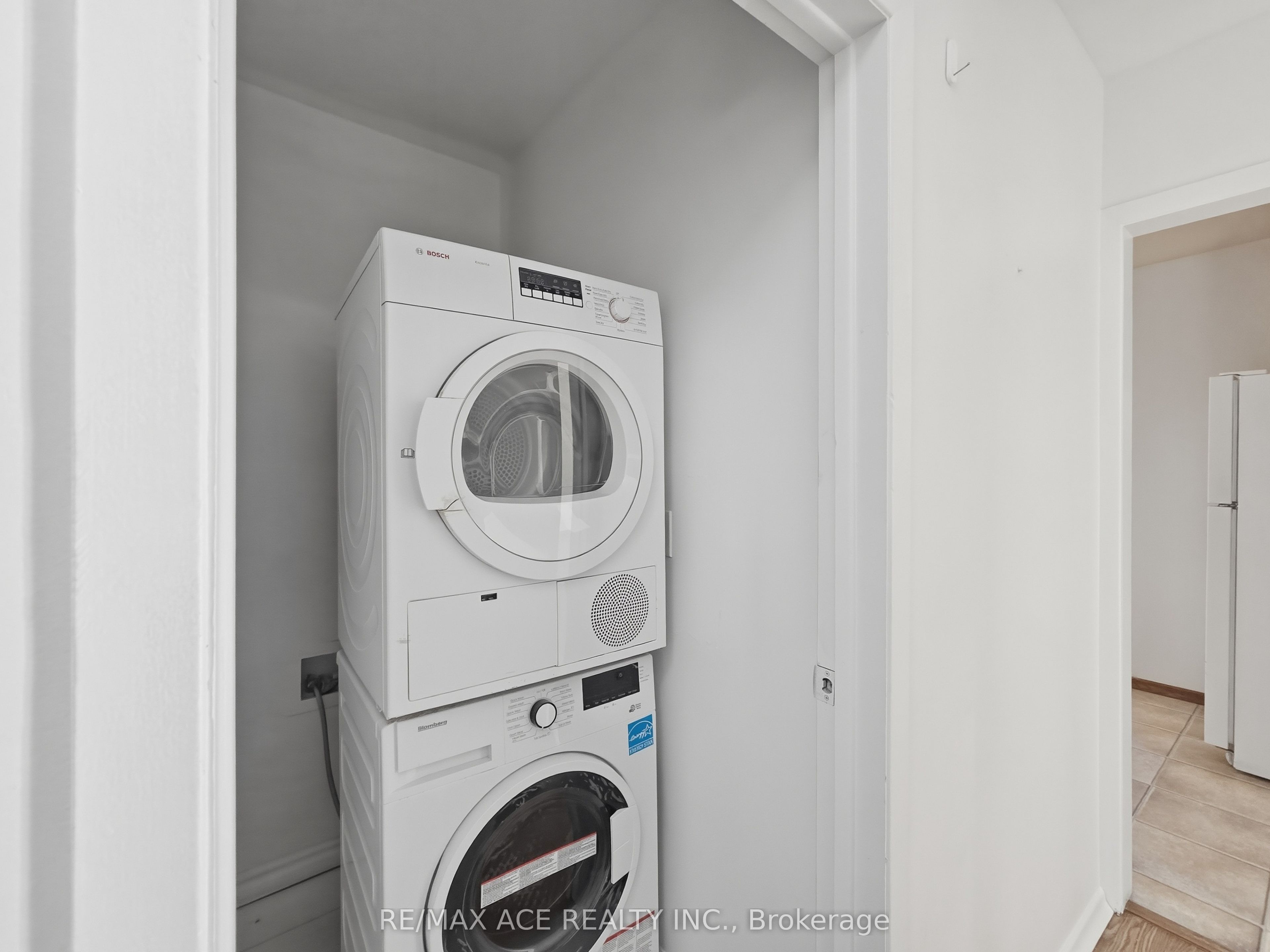 1385 Park Road S Property Photo 23