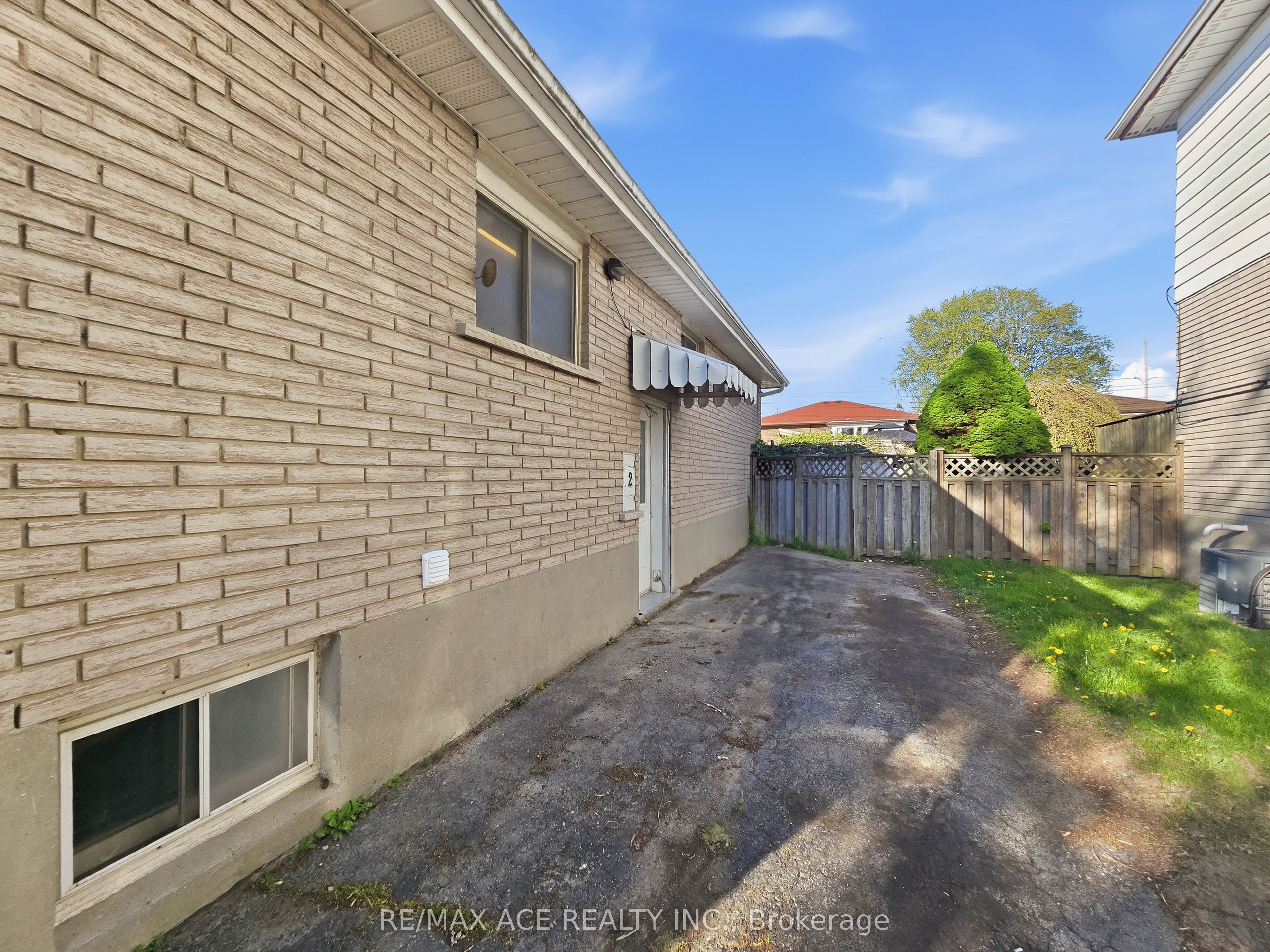 1385 Park Road S Property Photo 31