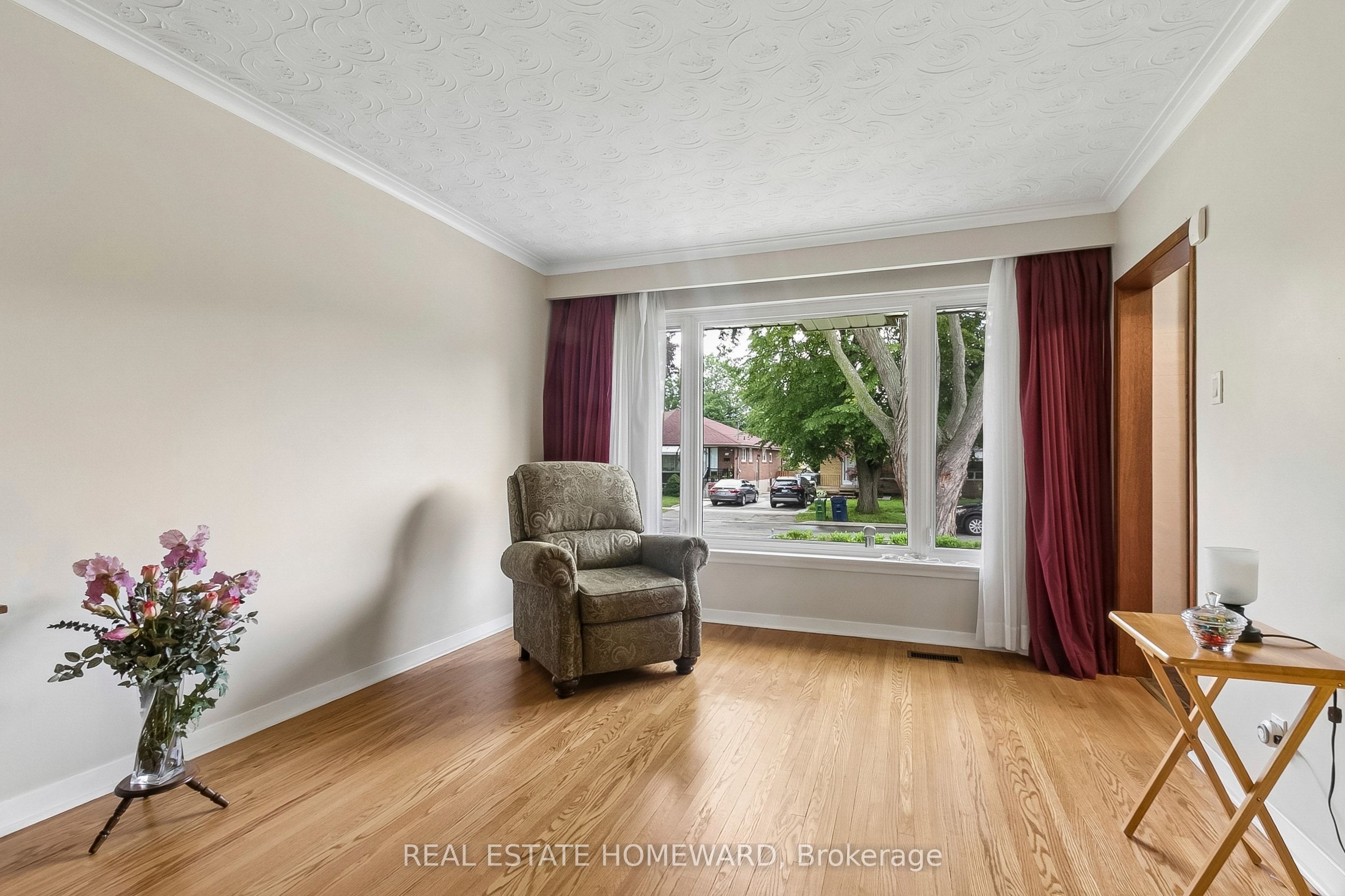 94 Rochman Boulevard Property Photo 2
