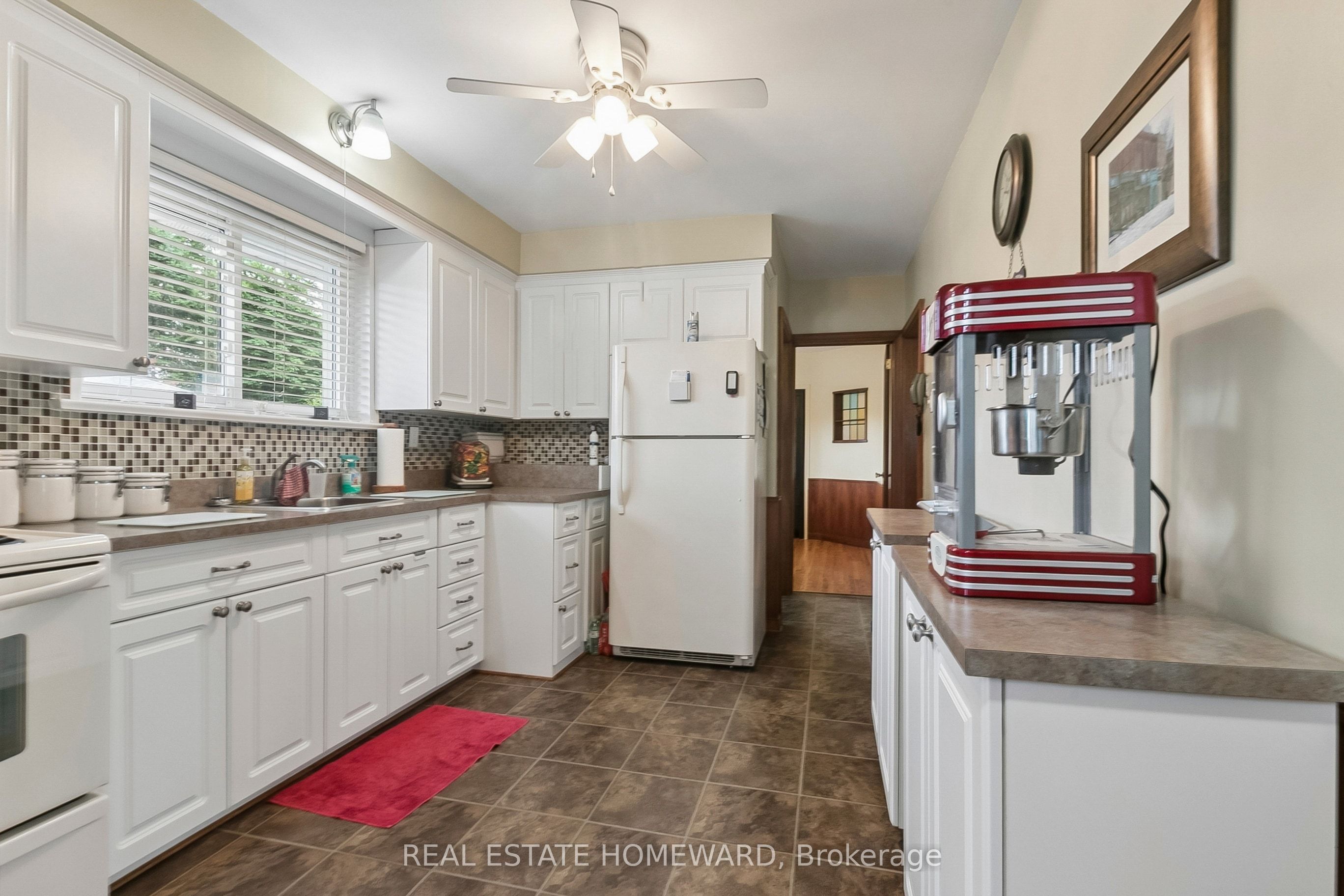 94 Rochman Boulevard Property Photo 4